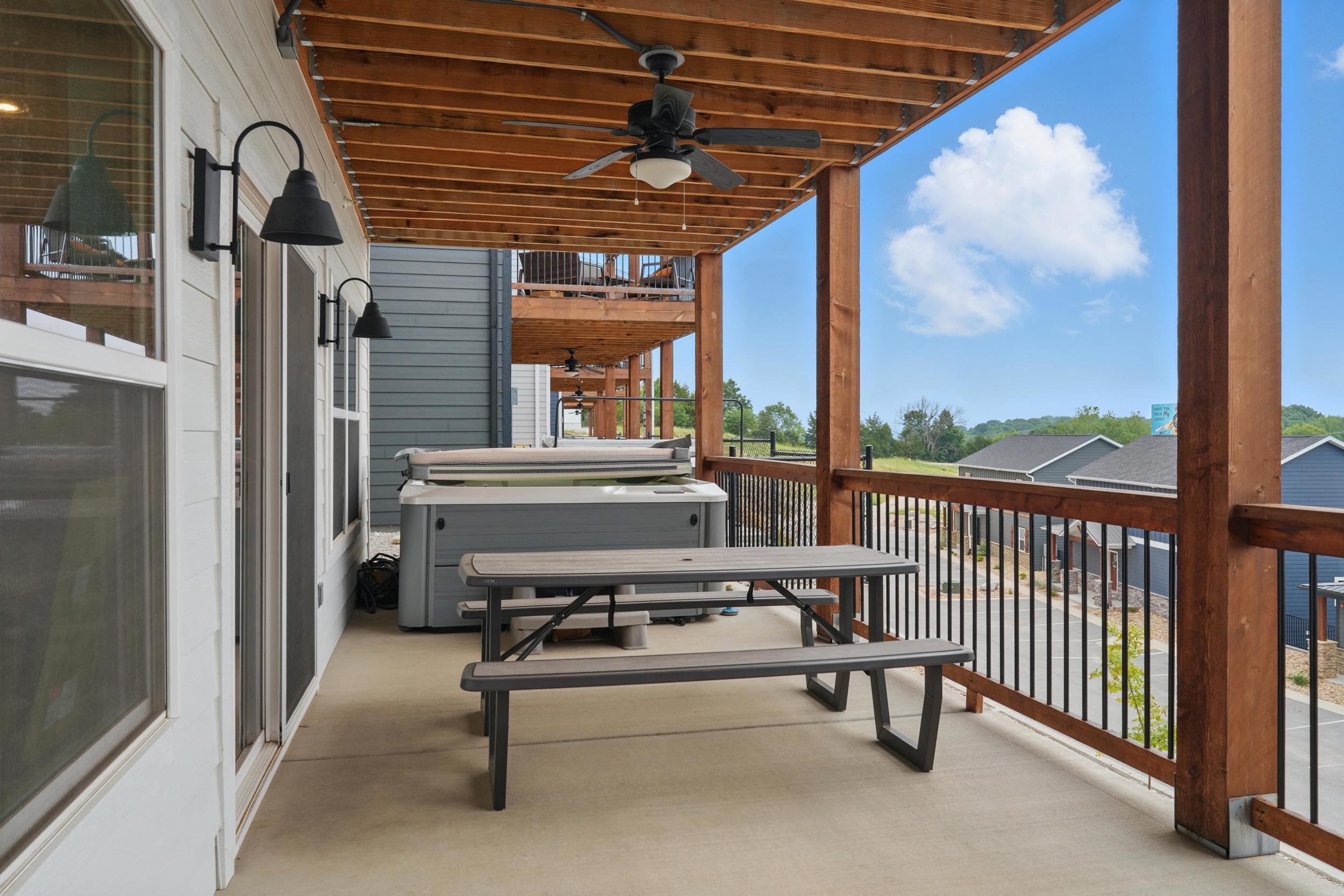 232 Chateau Mountain Hilltop Way Property Photo 52