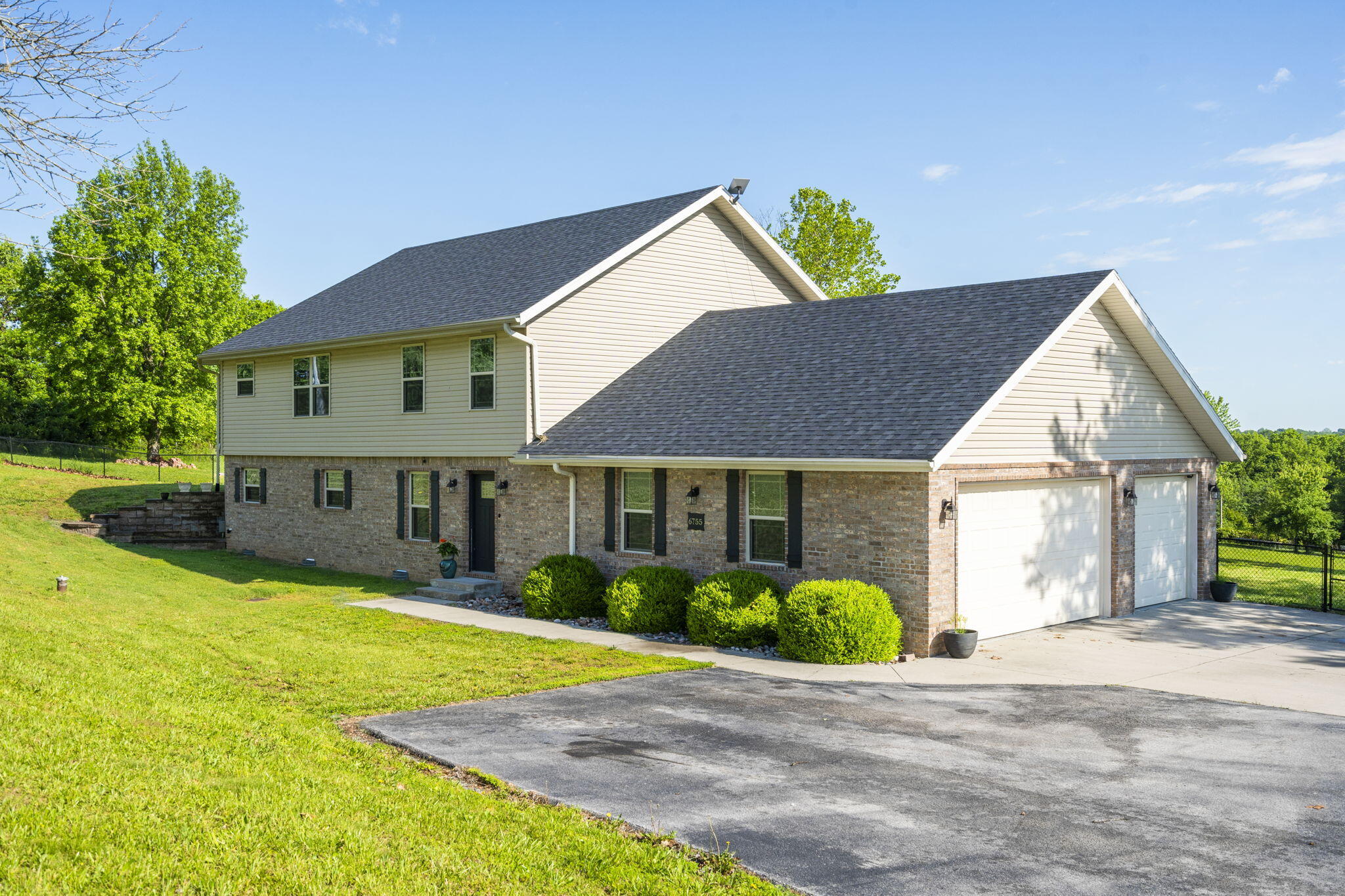 6755 West Farm Road 194 Property Photo 4