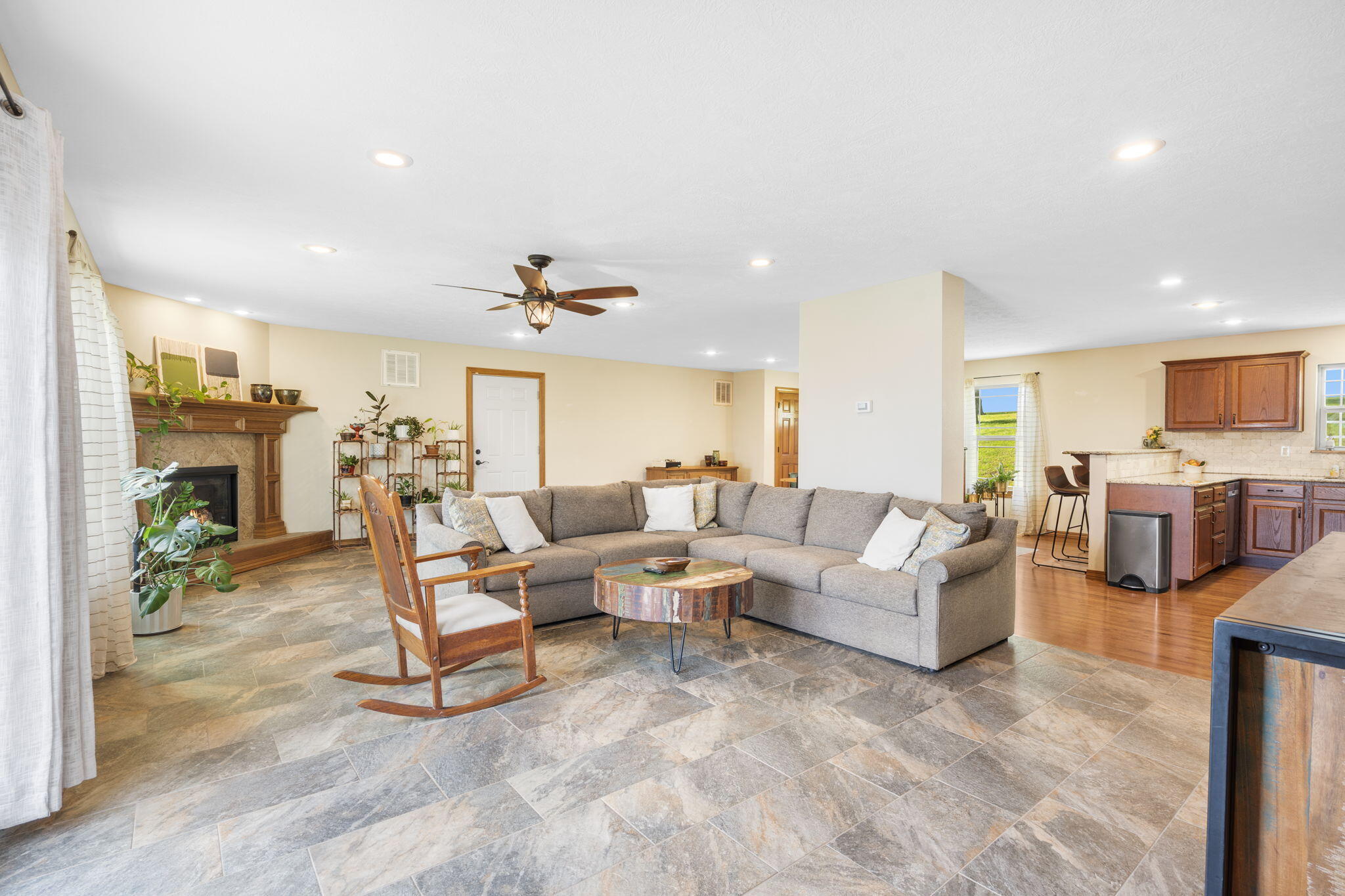 6755 West Farm Road 194 Property Photo 6