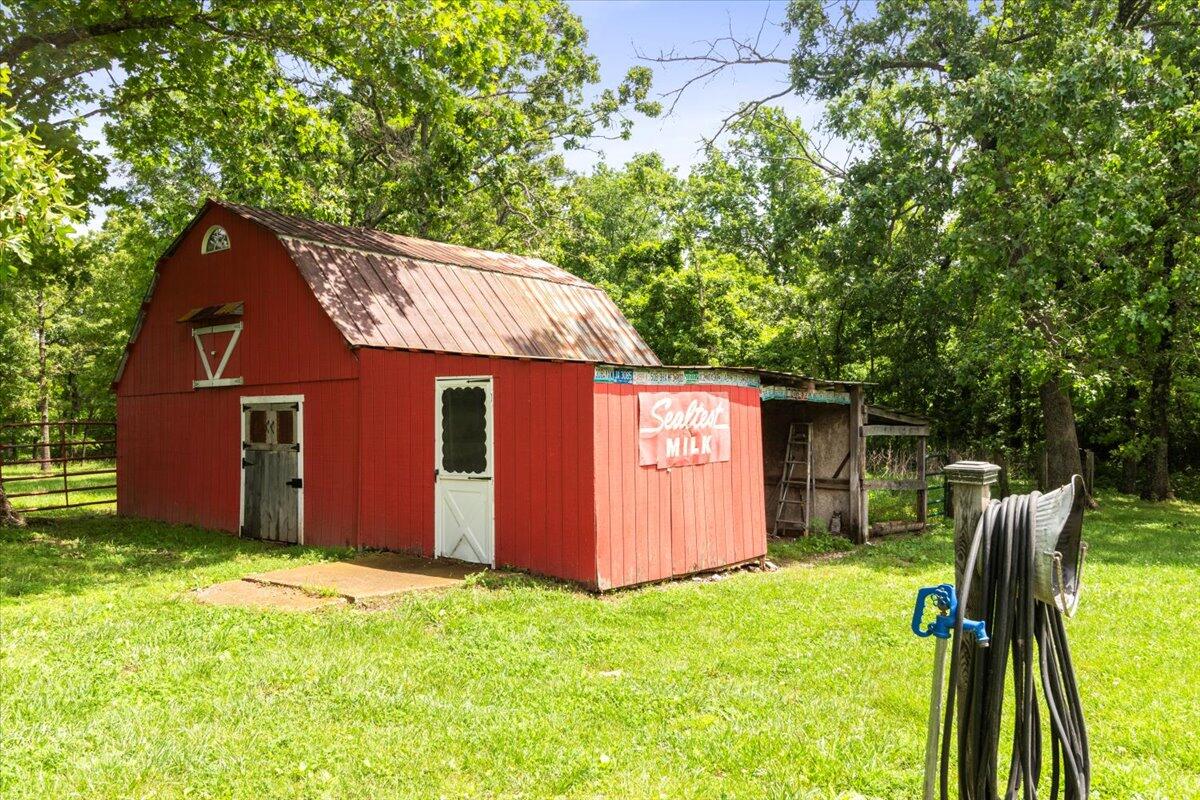 5000 County Road 5610 Property Photo 29