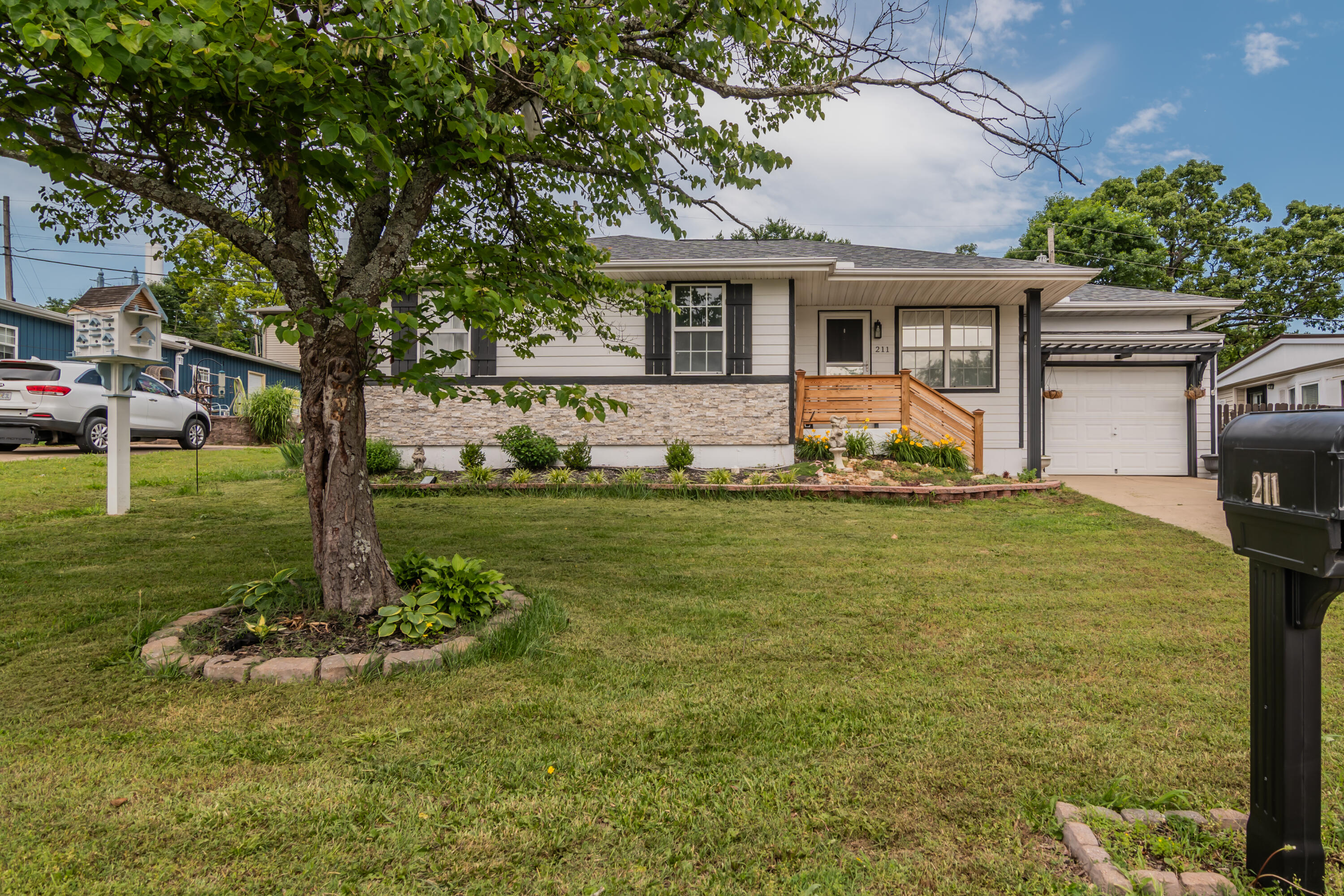 211 Spring Meadows Parkway Property Photo 1