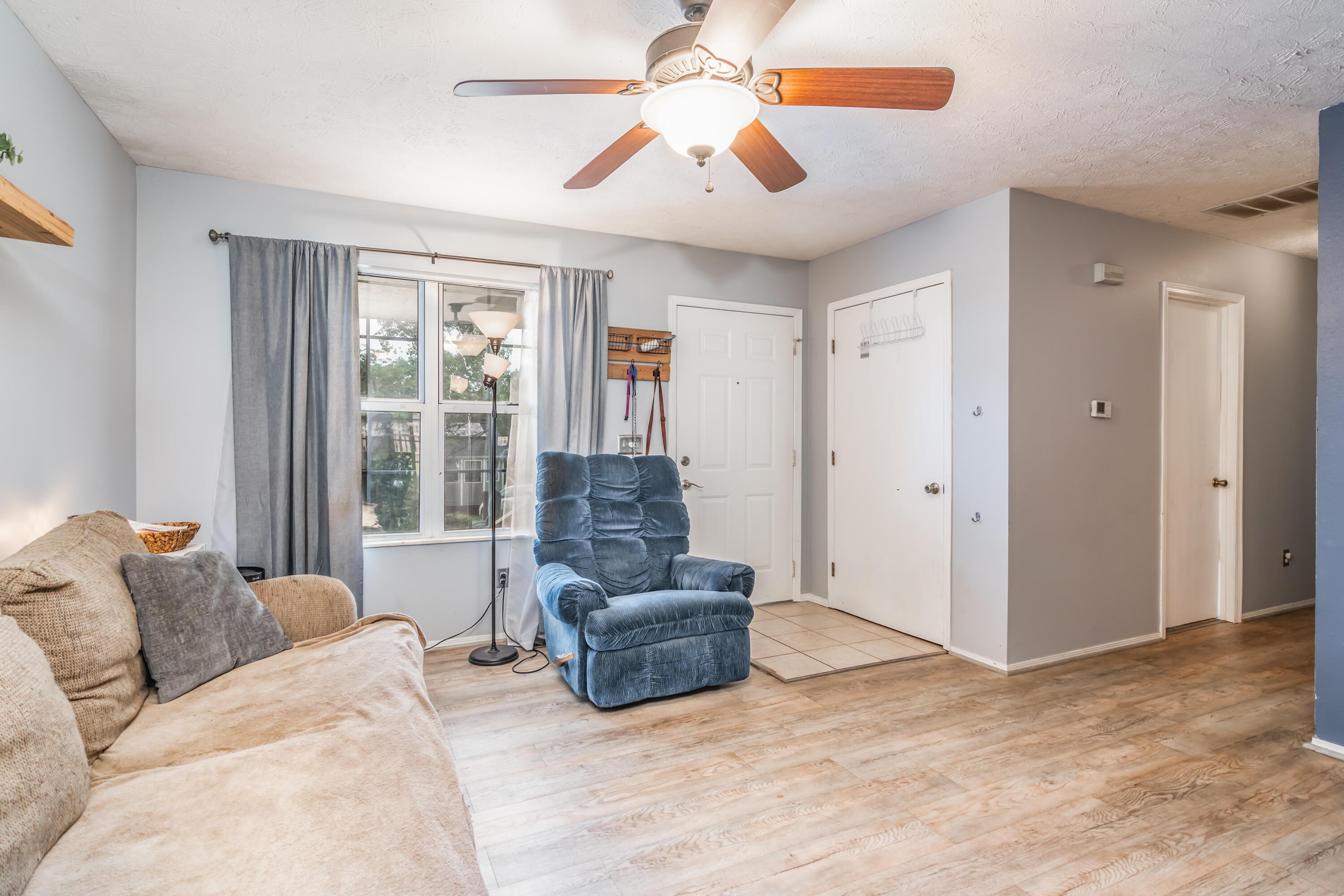 211 Spring Meadows Parkway Property Photo 6