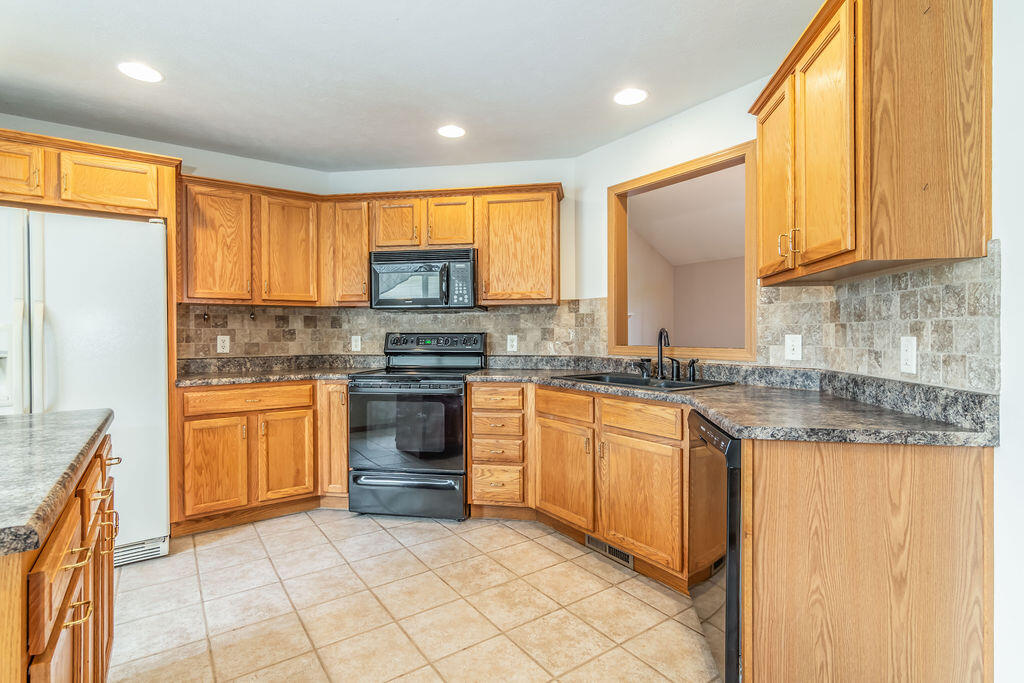 917 Wesley Avenue Property Photo 8