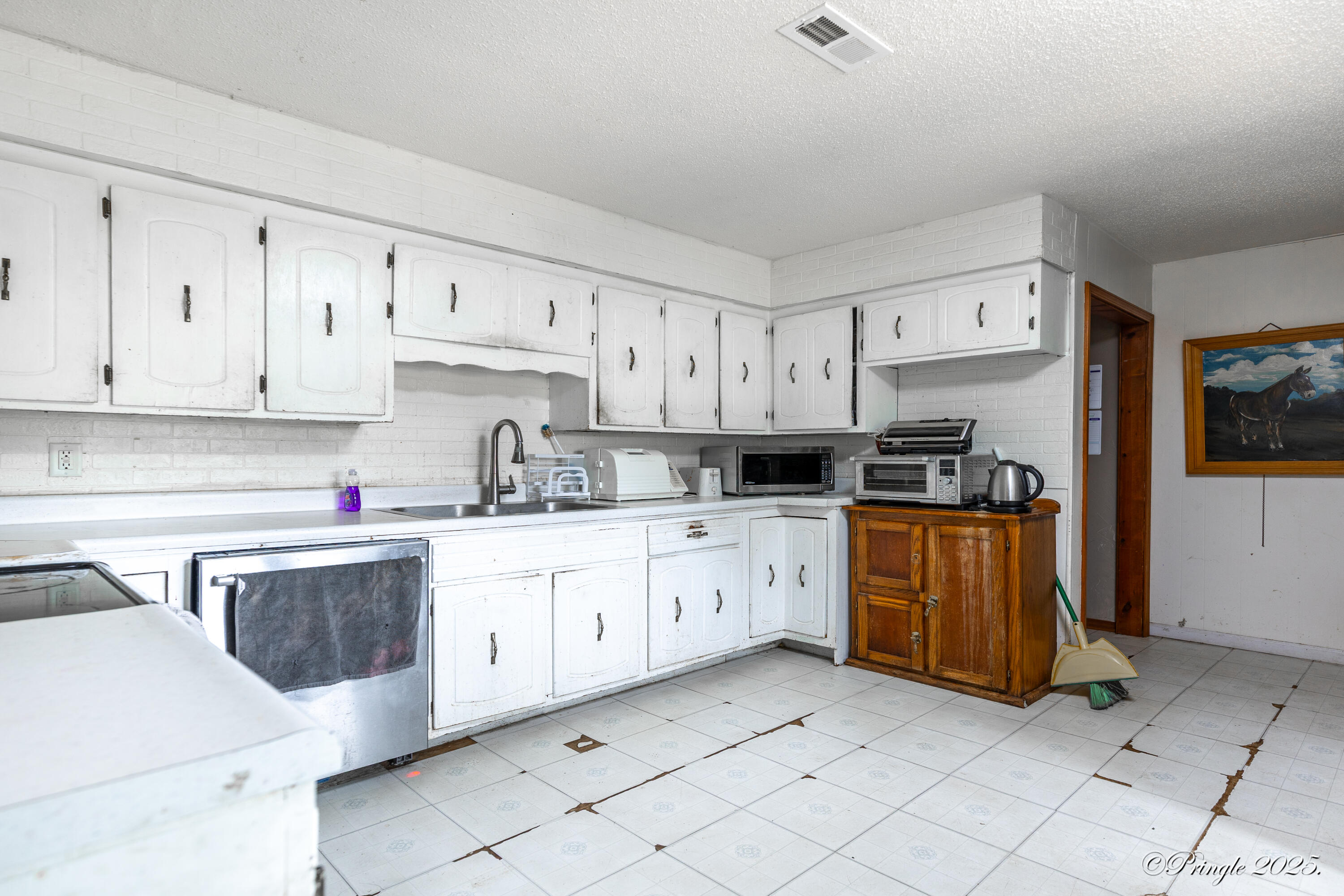 1315 County Road 1290 Property Photo 10
