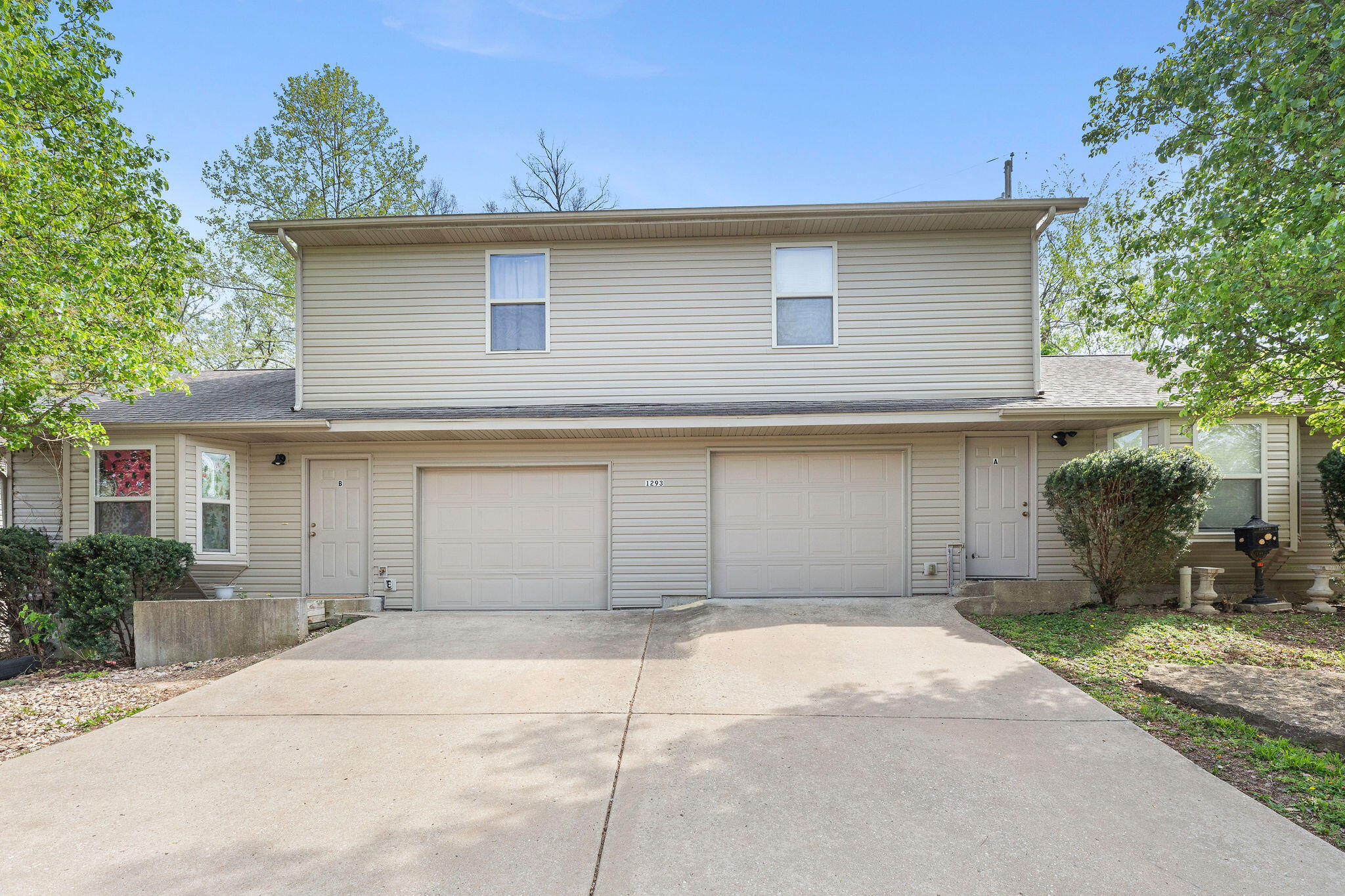 1293 Hillcrest Place Property Photo 1