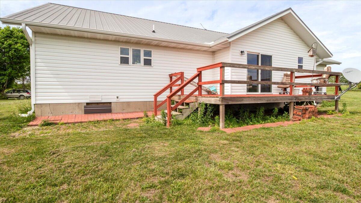 8750 Deerfield Road Property Photo 3