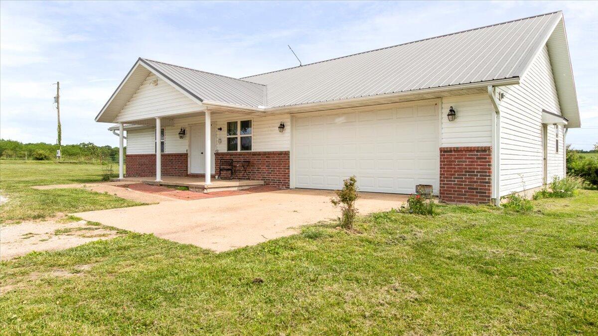 8750 Deerfield Road Property Photo 11
