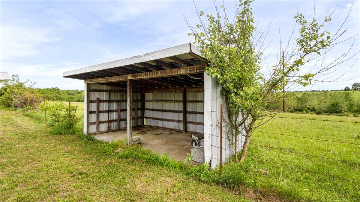 8750 Deerfield Road Property Photo 28