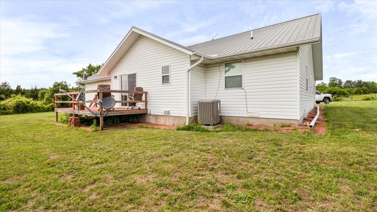 8750 Deerfield Road Property Photo 30