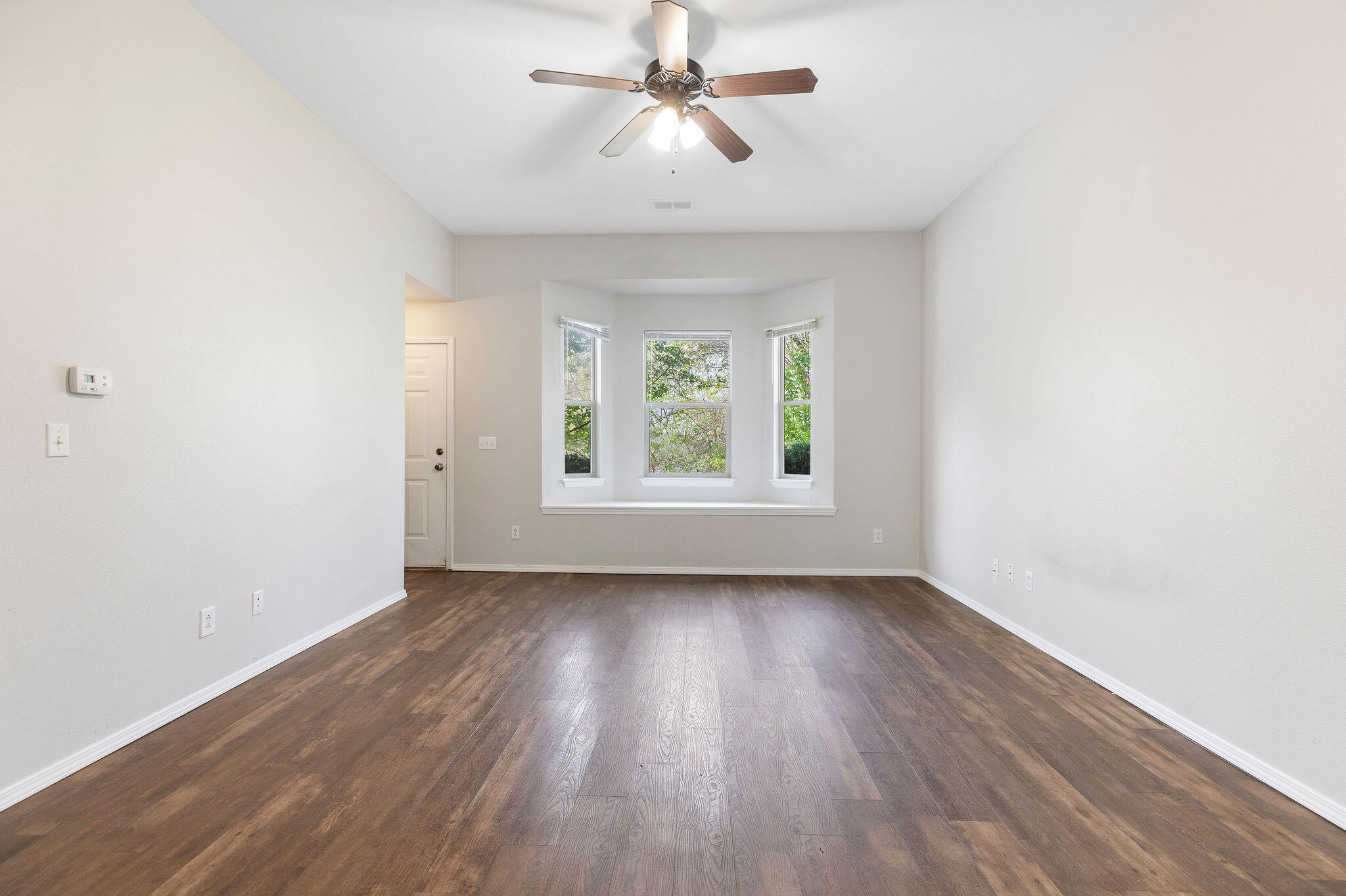 1297 Hillcrest Place Property Photo 5