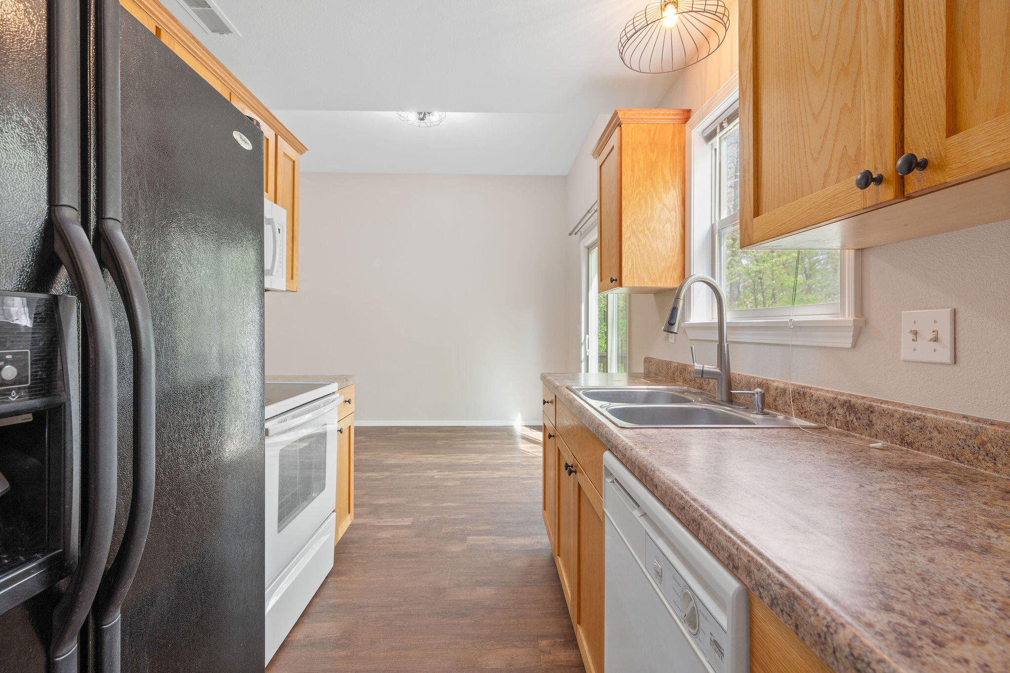 1297 Hillcrest Place Property Photo 7