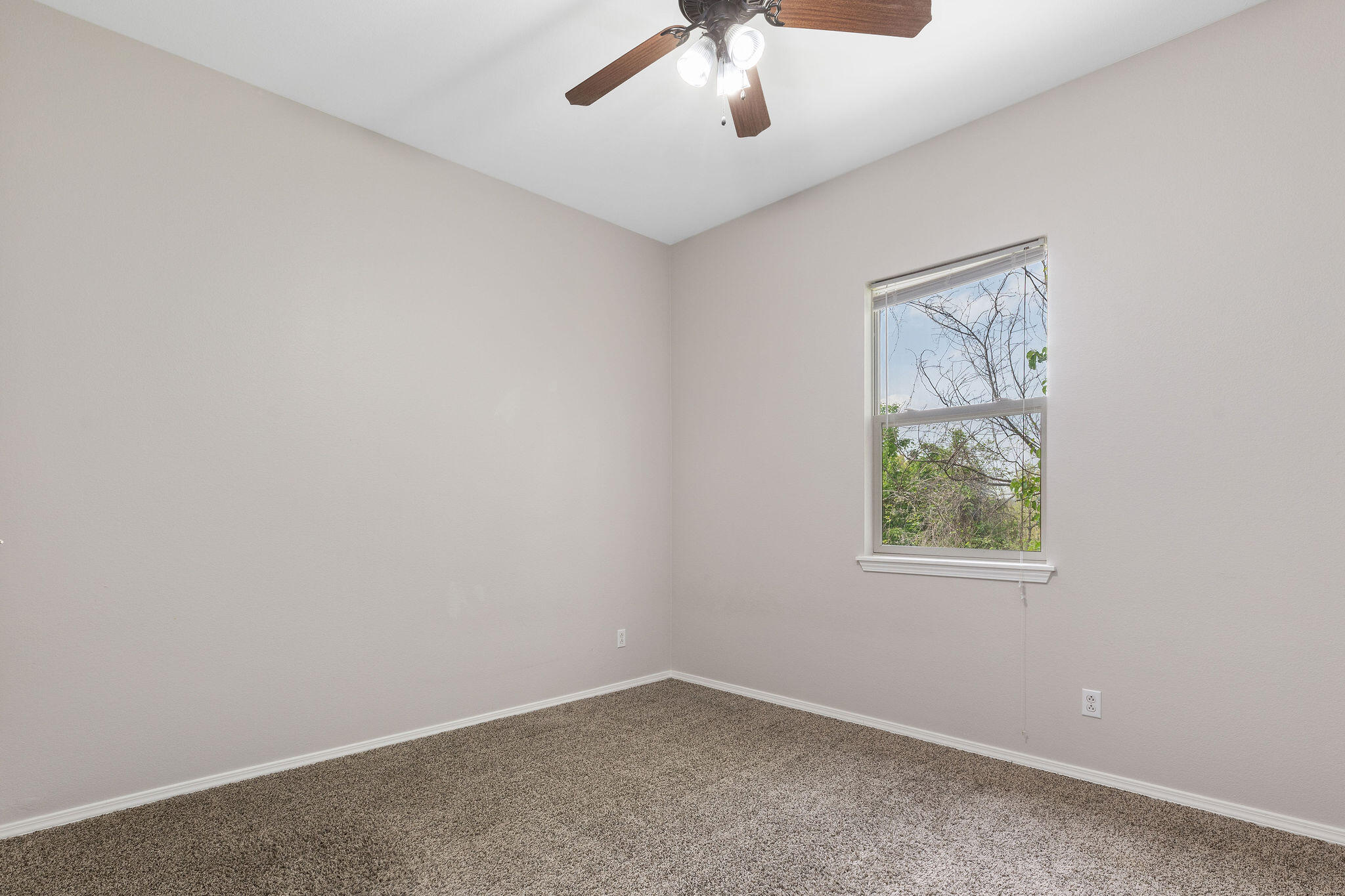 1297 Hillcrest Place Property Photo 8