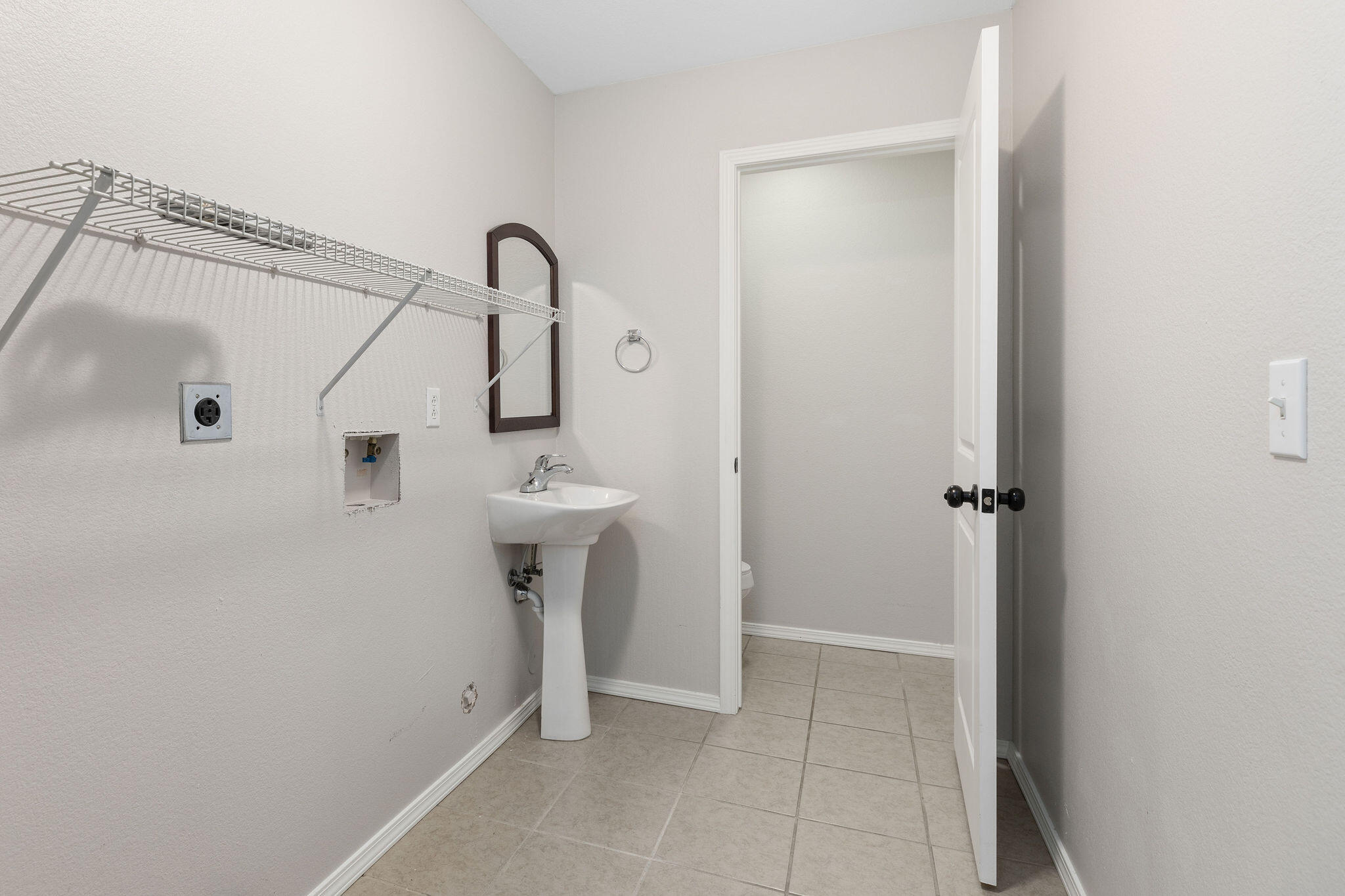 1297 Hillcrest Place Property Photo 11