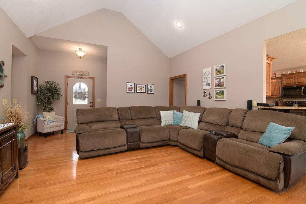 1054 West Itaska Road Property Photo 7