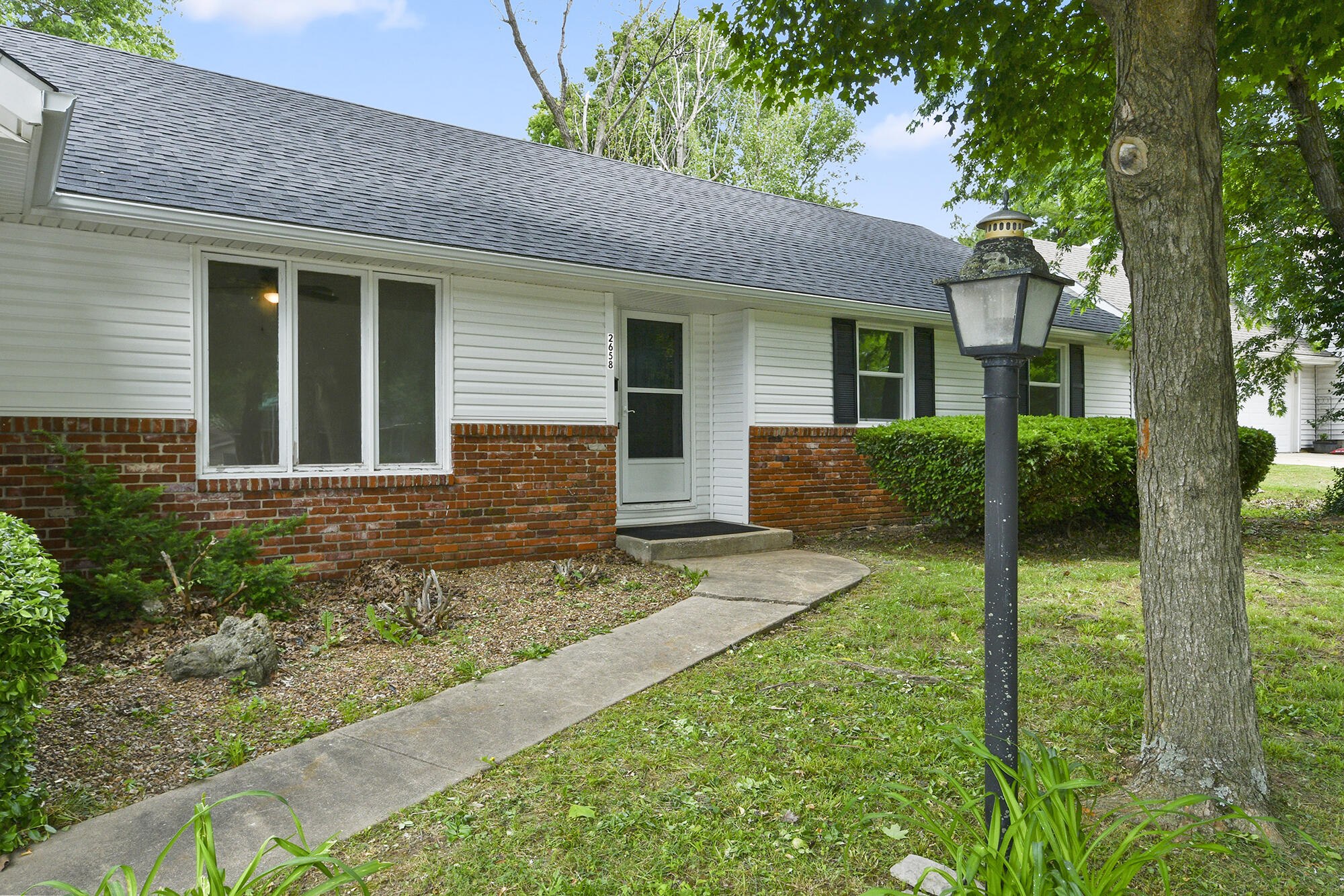 2658 South Hillsboro Property Photo 6