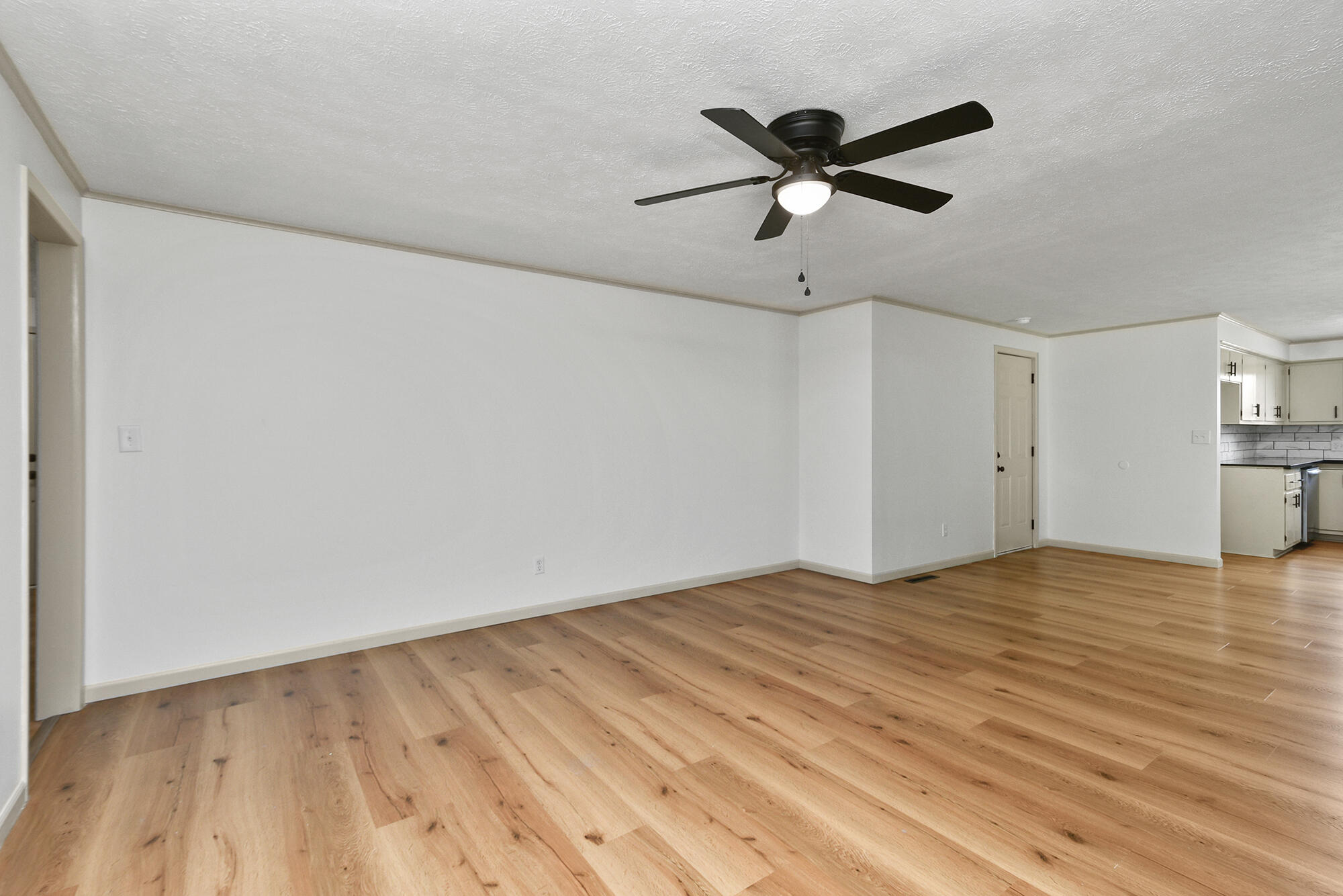 2658 South Hillsboro Property Photo 10