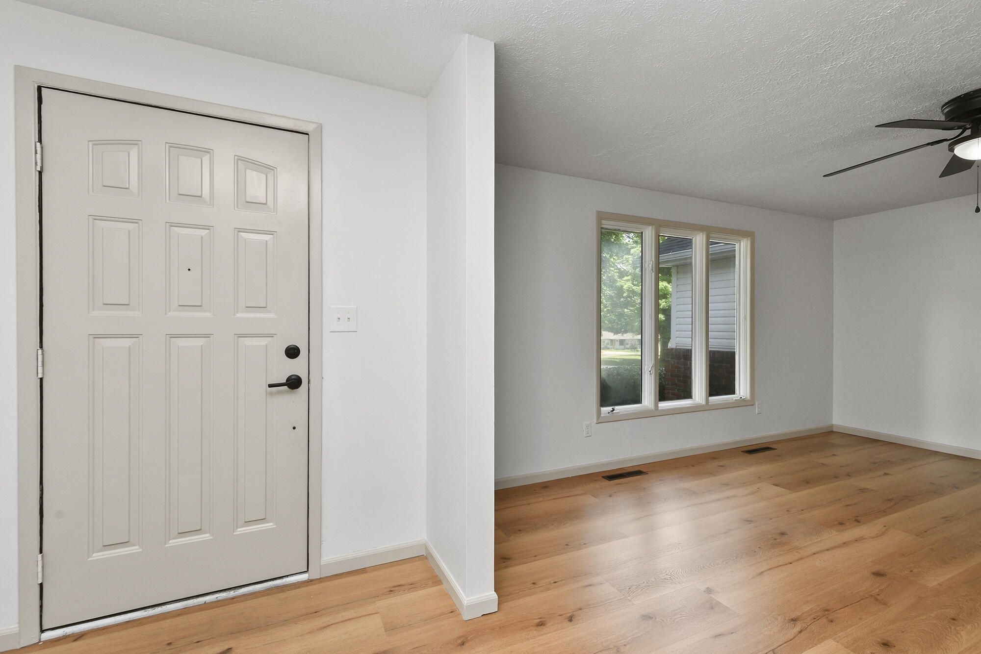 2658 South Hillsboro Property Photo 11