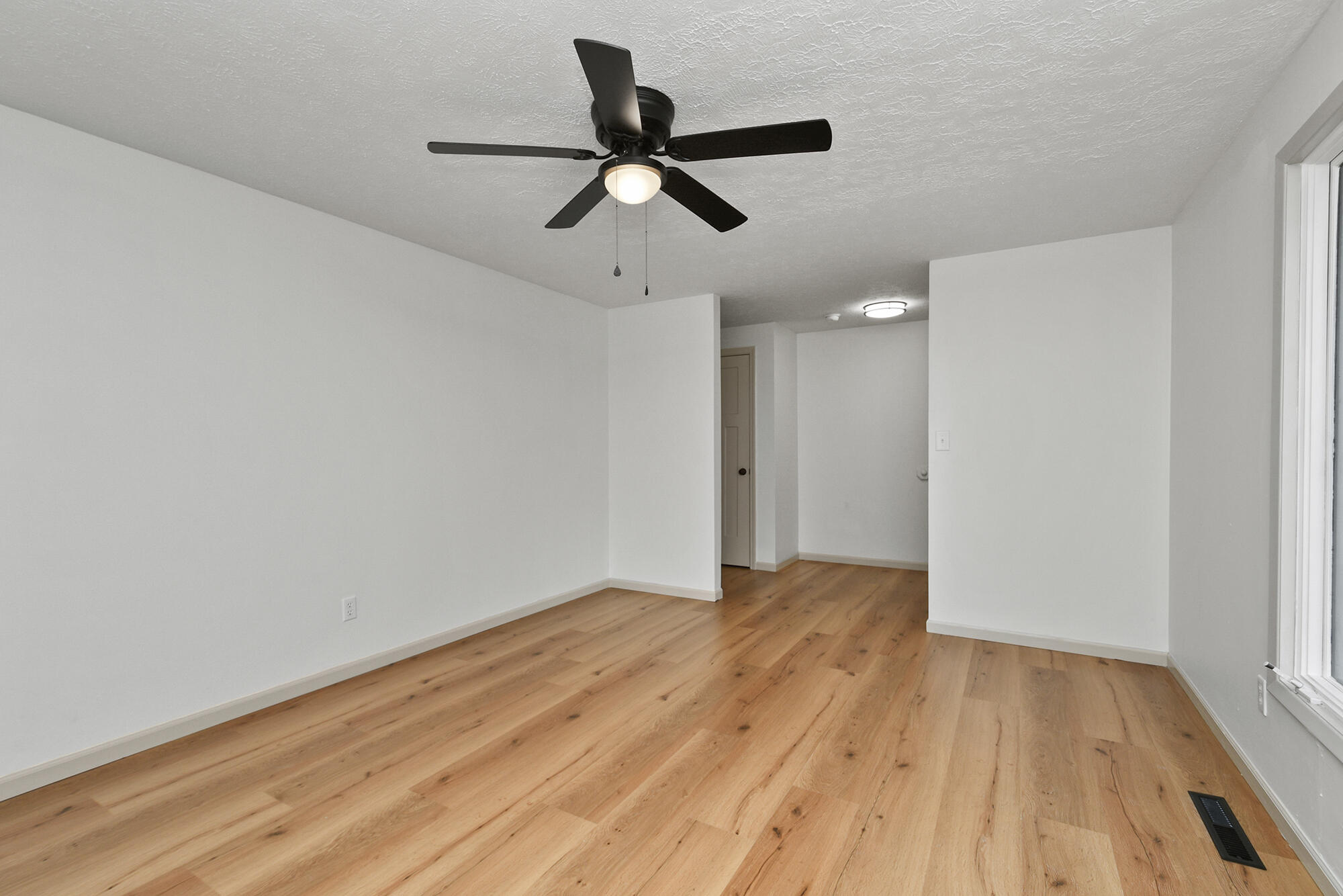 2658 South Hillsboro Property Photo 14