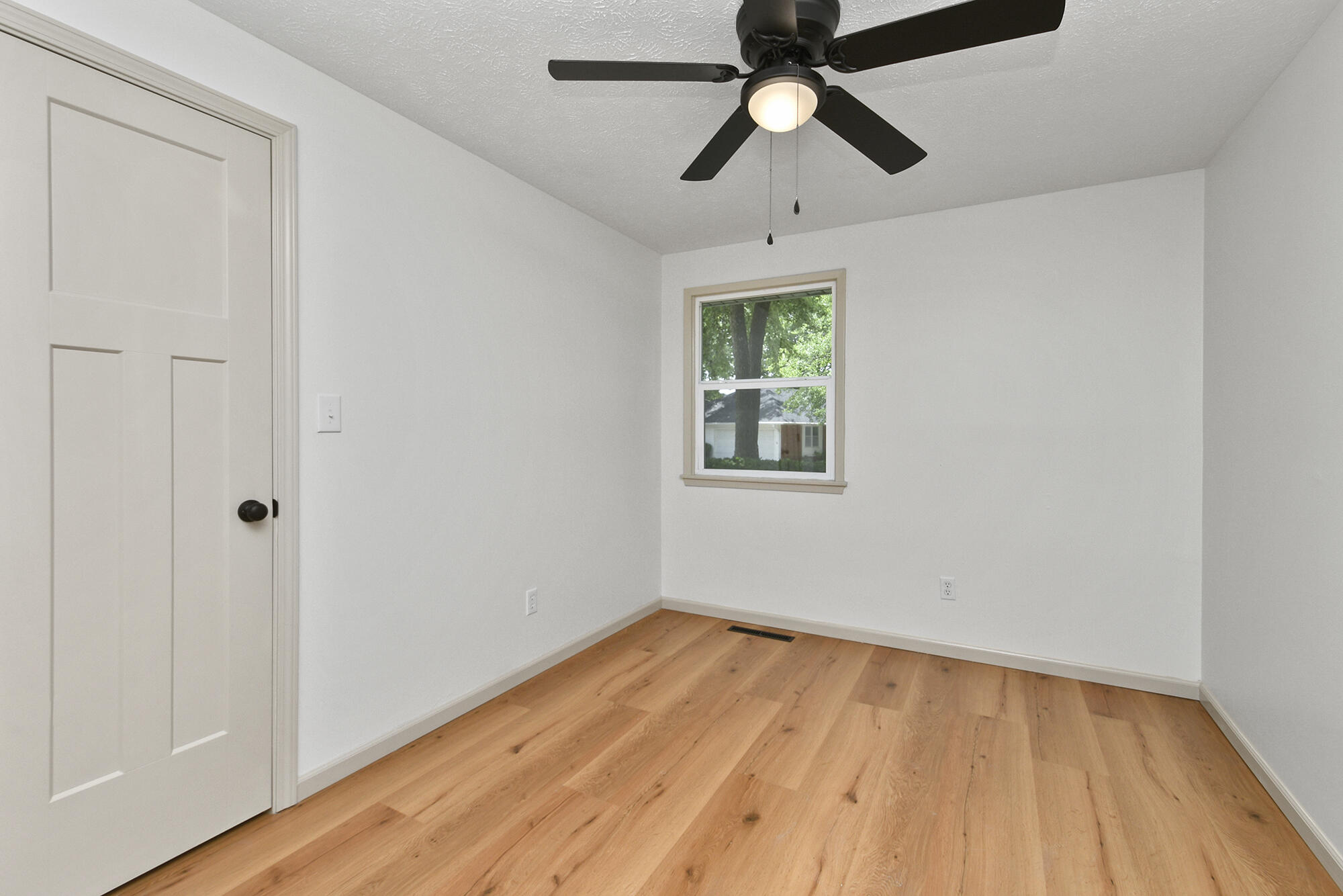 2658 South Hillsboro Property Photo 24