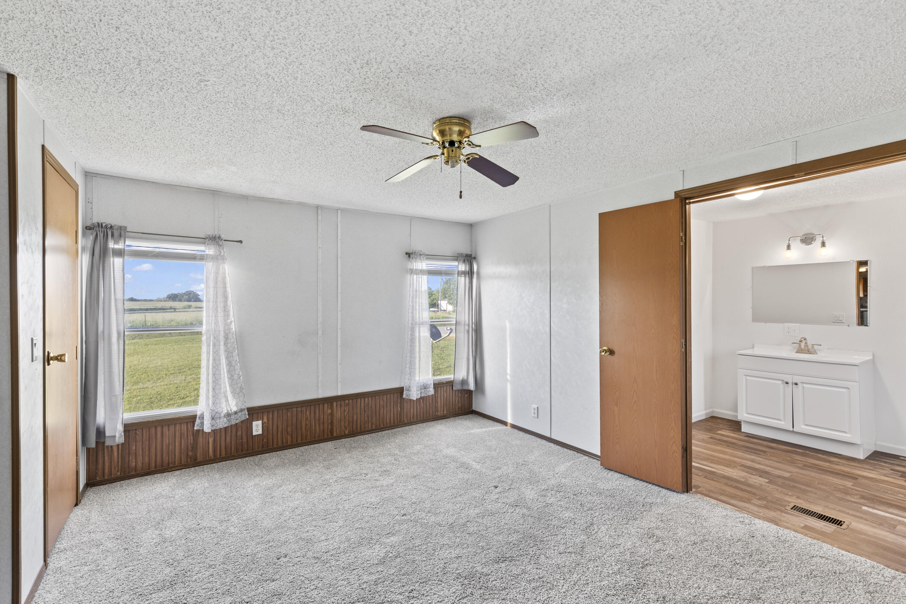 13646 East Mission Road Property Photo 21