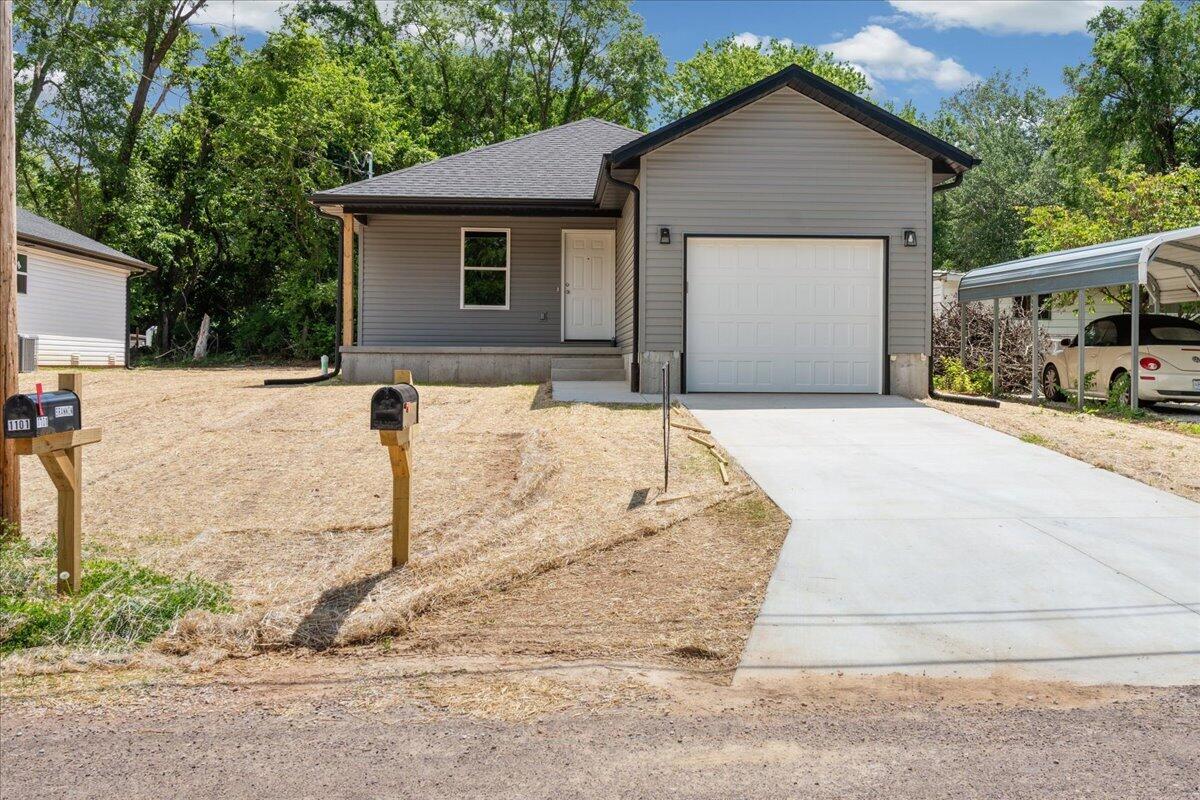 1052 South Overhill Avenue Property Photo 1