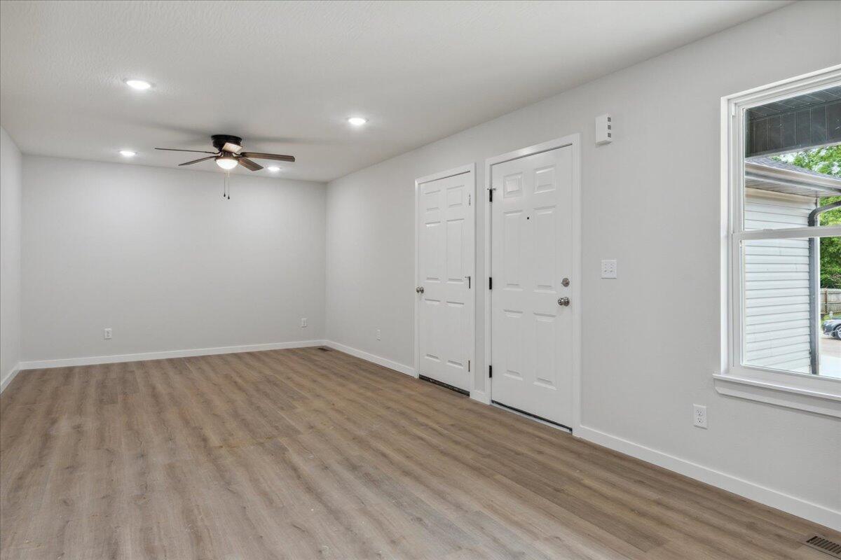 1052 South Overhill Avenue Property Photo 4