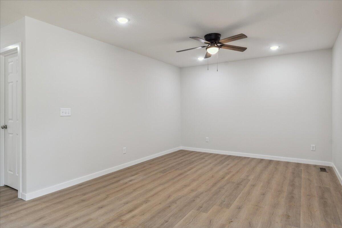 1052 South Overhill Avenue Property Photo 5