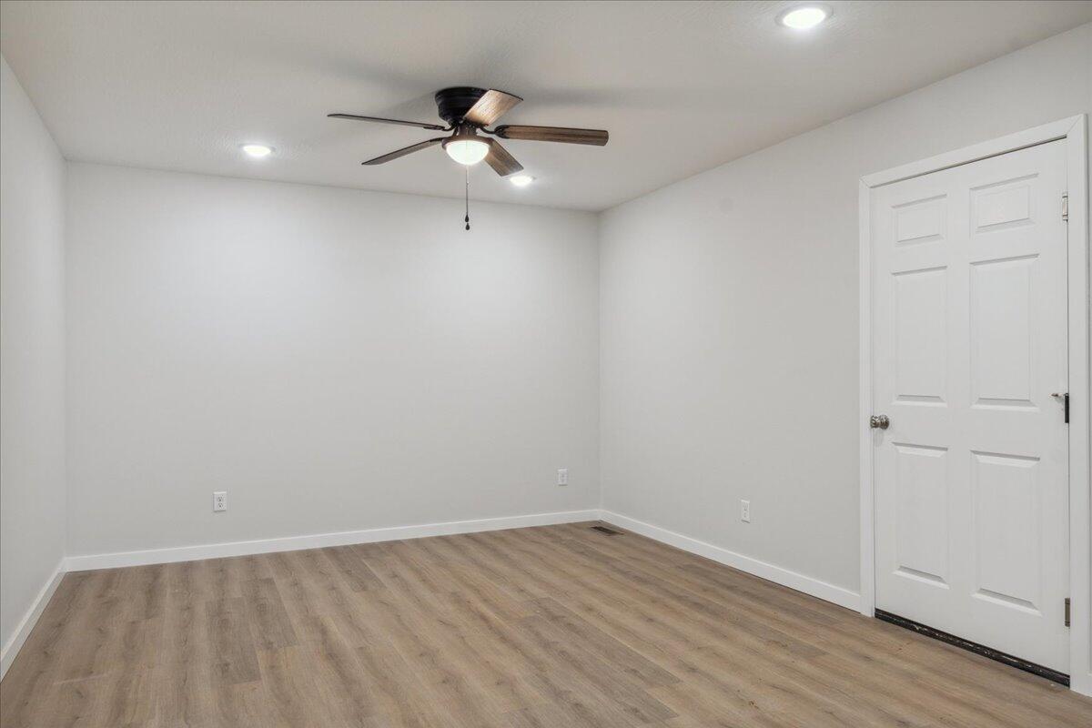 1052 South Overhill Avenue Property Photo 7