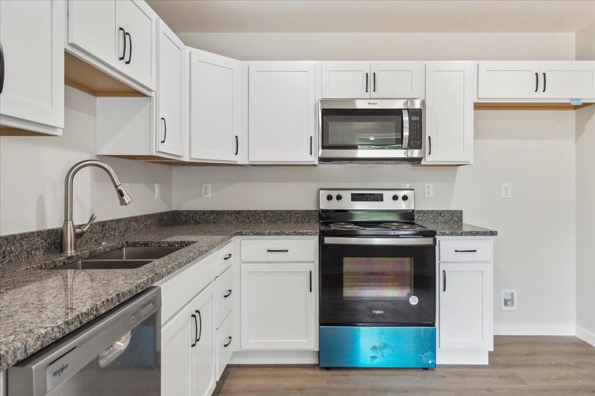 1052 South Overhill Avenue Property Photo 10
