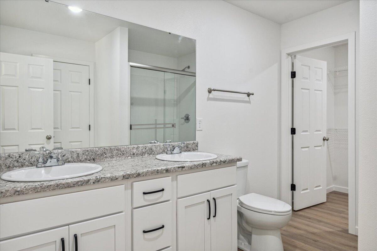 1052 South Overhill Avenue Property Photo 13
