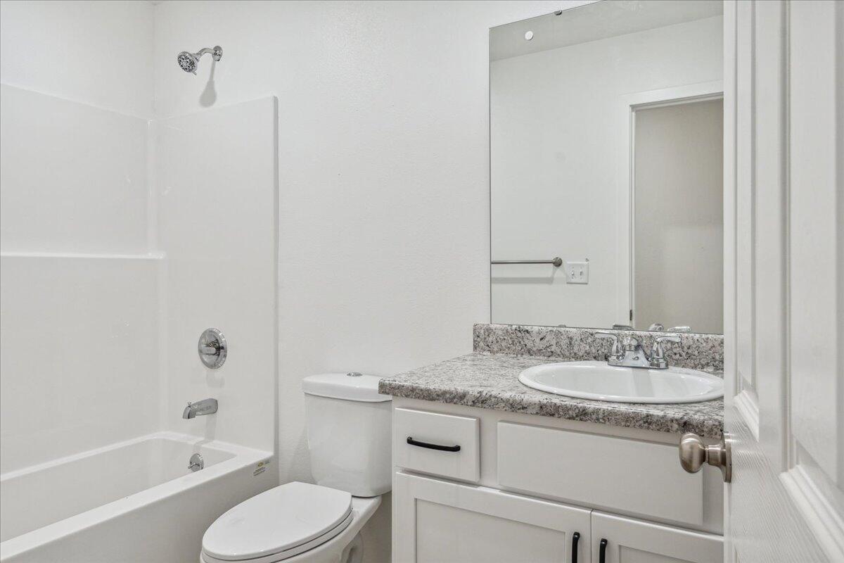 1052 South Overhill Avenue Property Photo 17