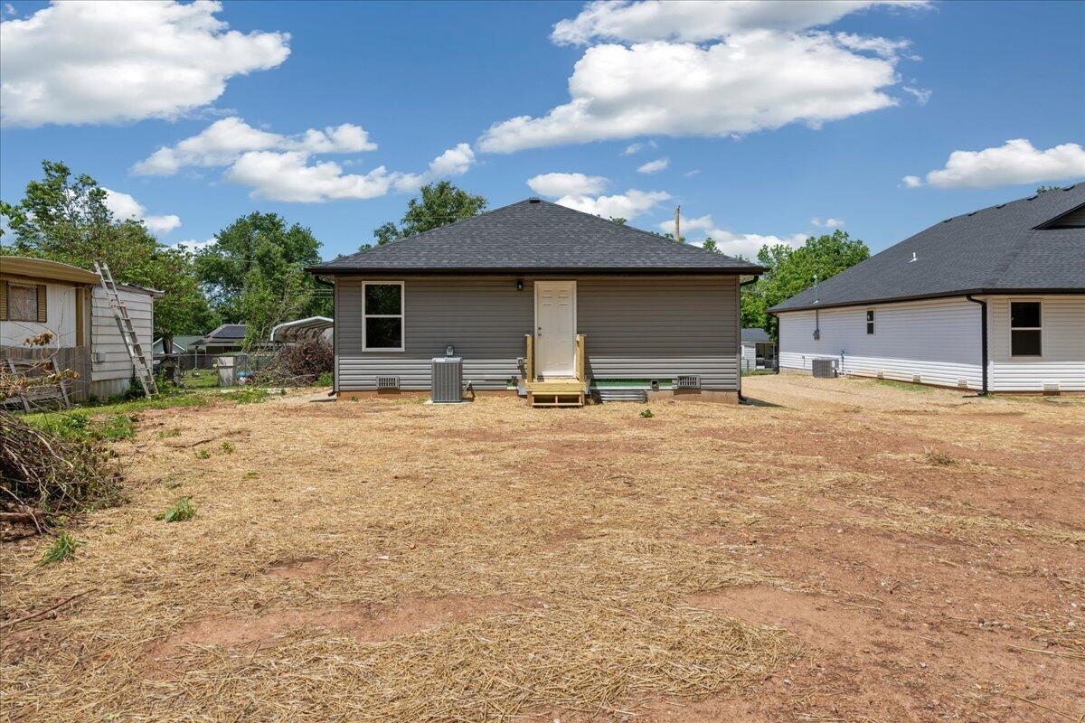 1052 South Overhill Avenue Property Photo 20