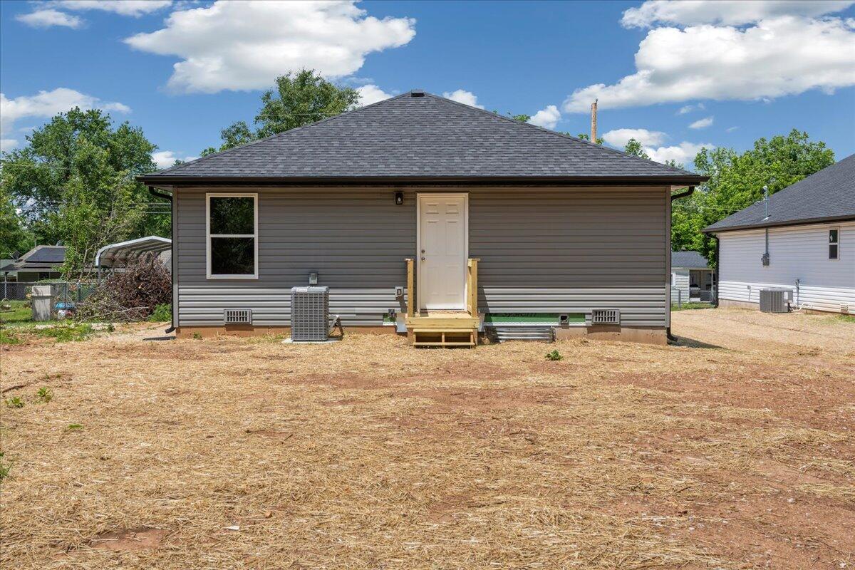 1052 South Overhill Avenue Property Photo 21