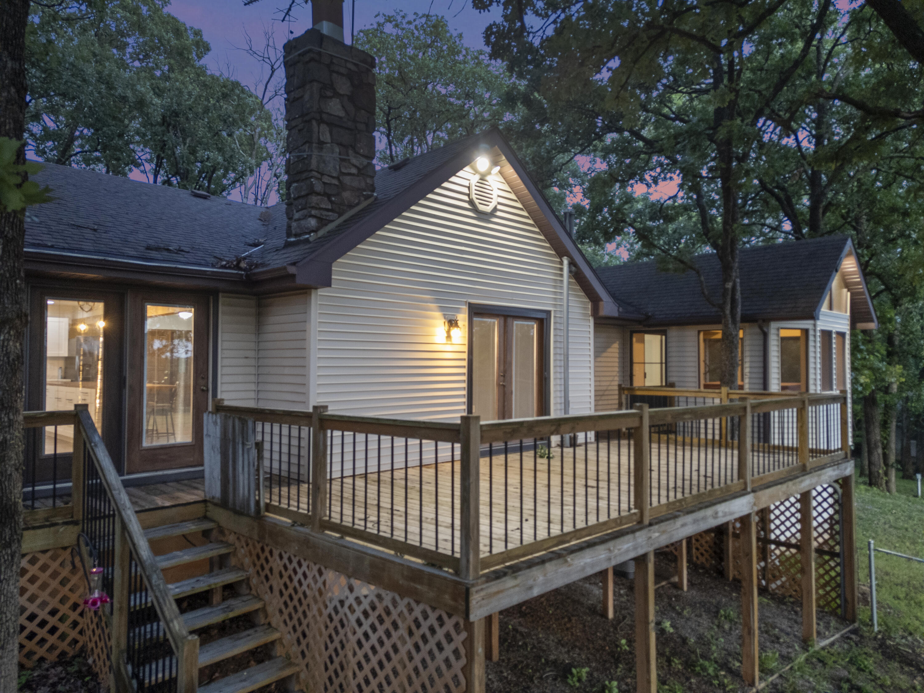 1004 White Oak Property Photo 5