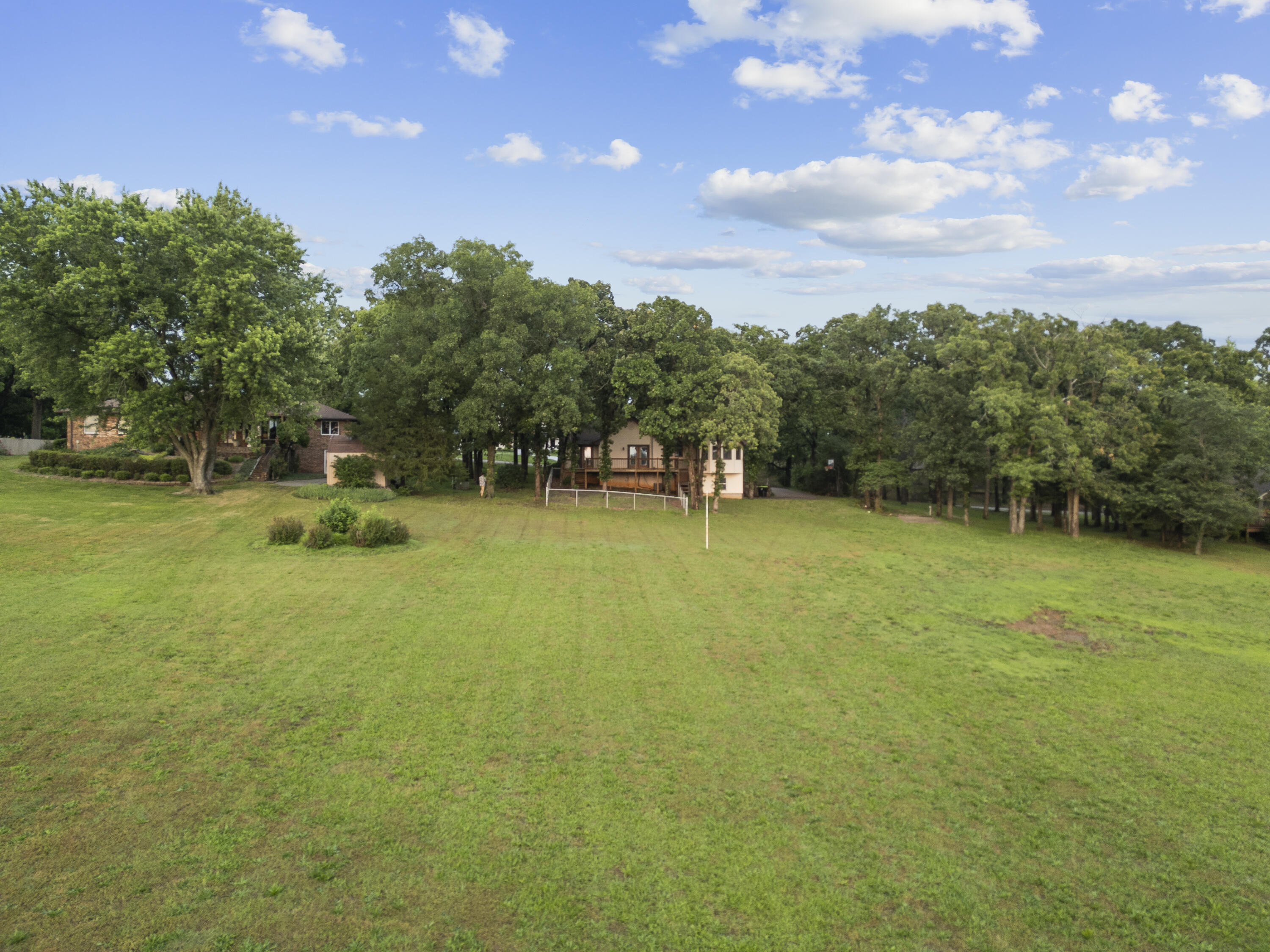 1004 White Oak Property Photo 10