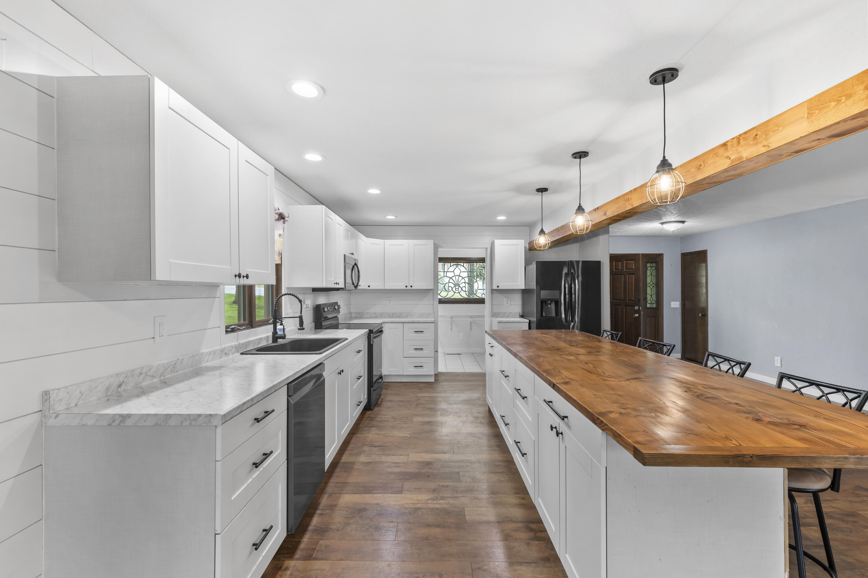 1004 White Oak Property Photo 11