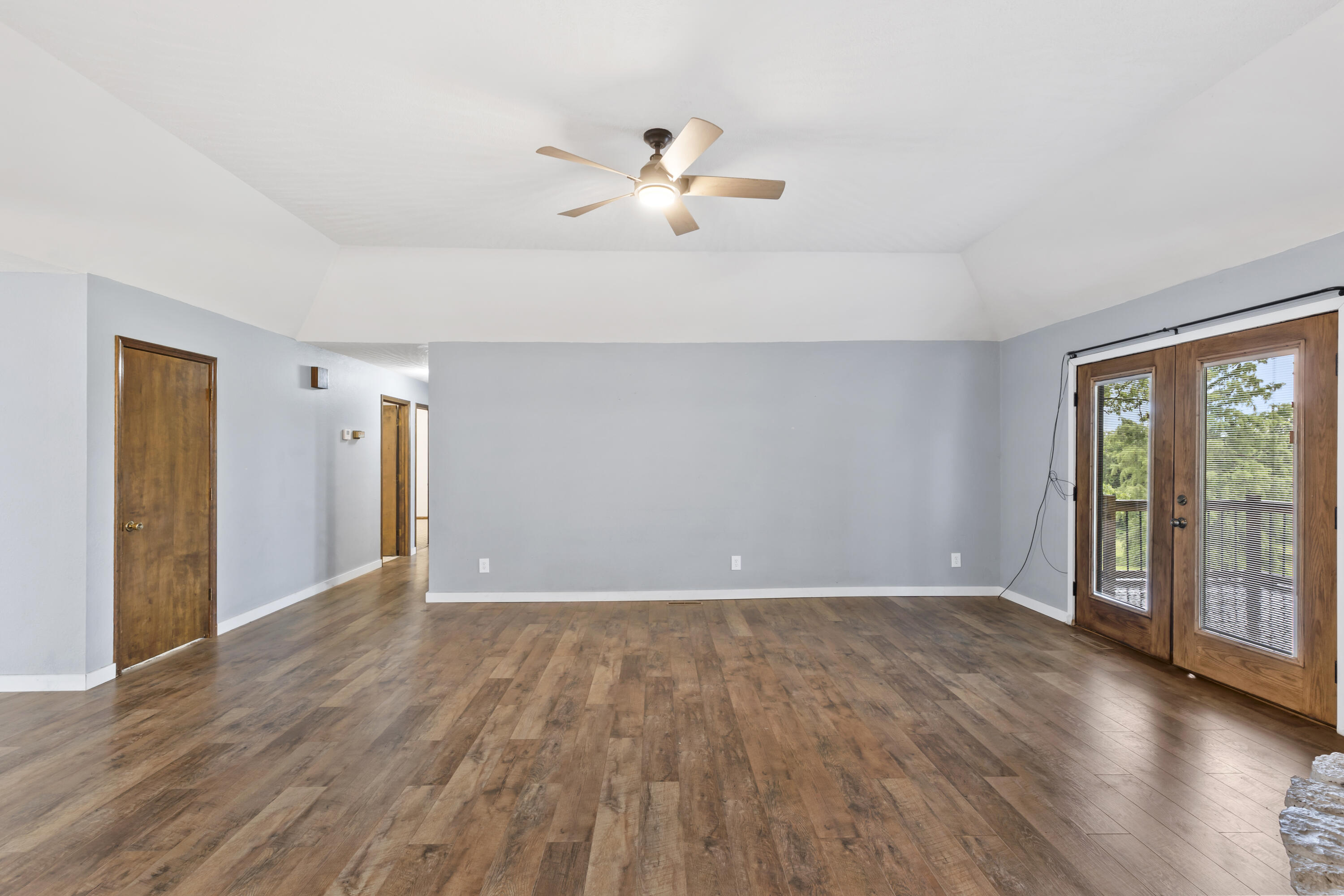 1004 White Oak Property Photo 14