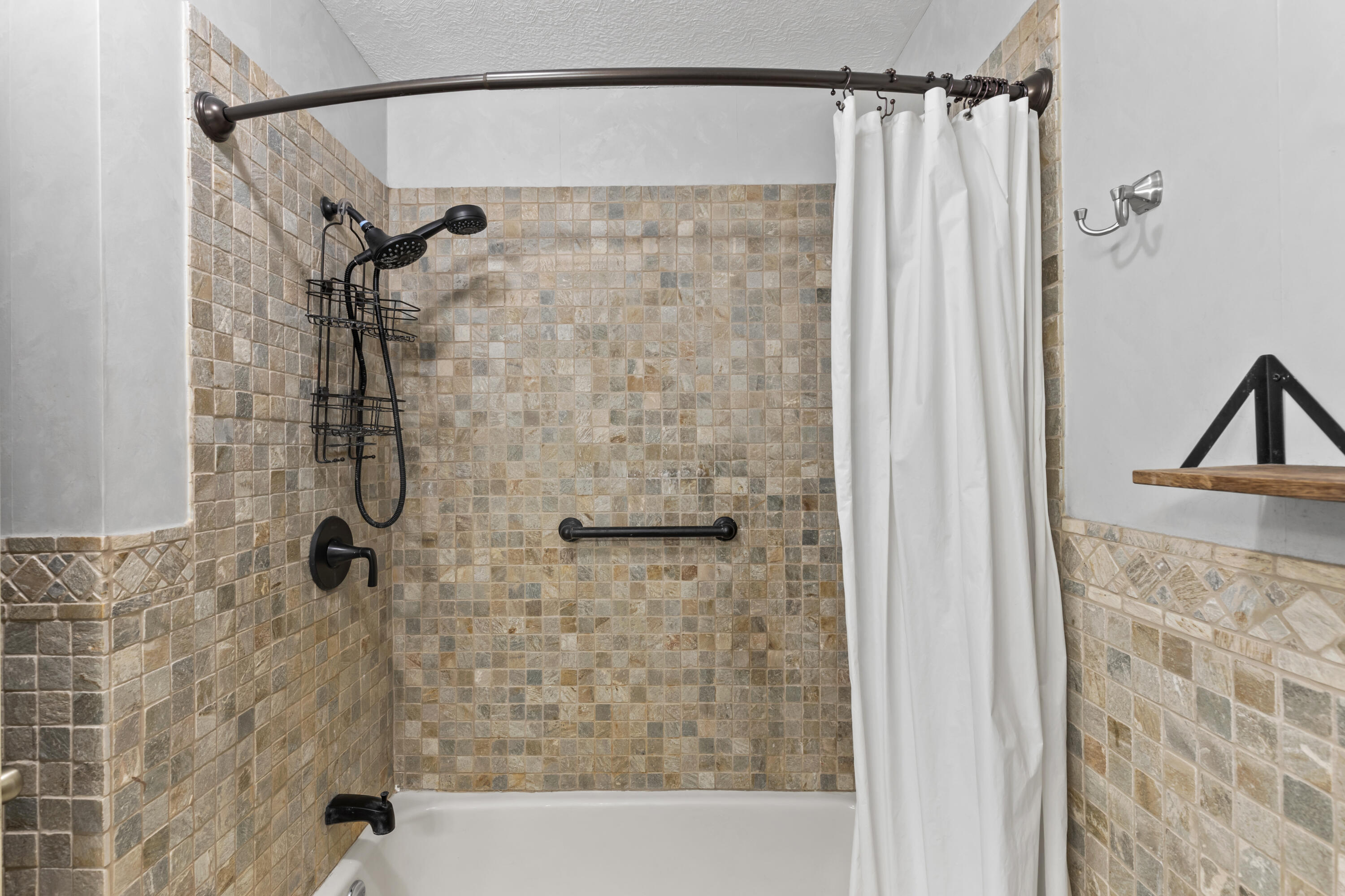 1004 White Oak Property Photo 24
