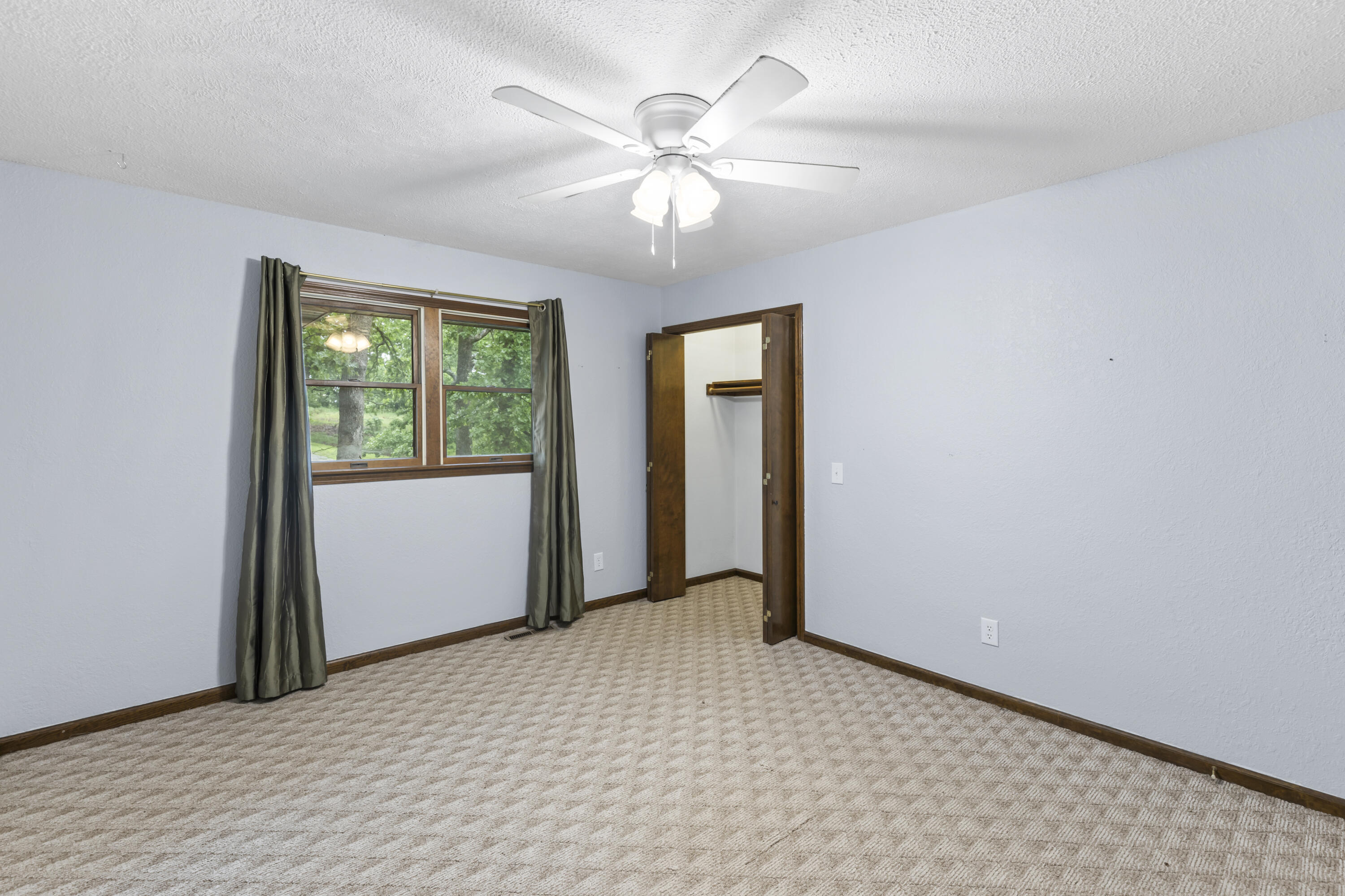 1004 White Oak Property Photo 25