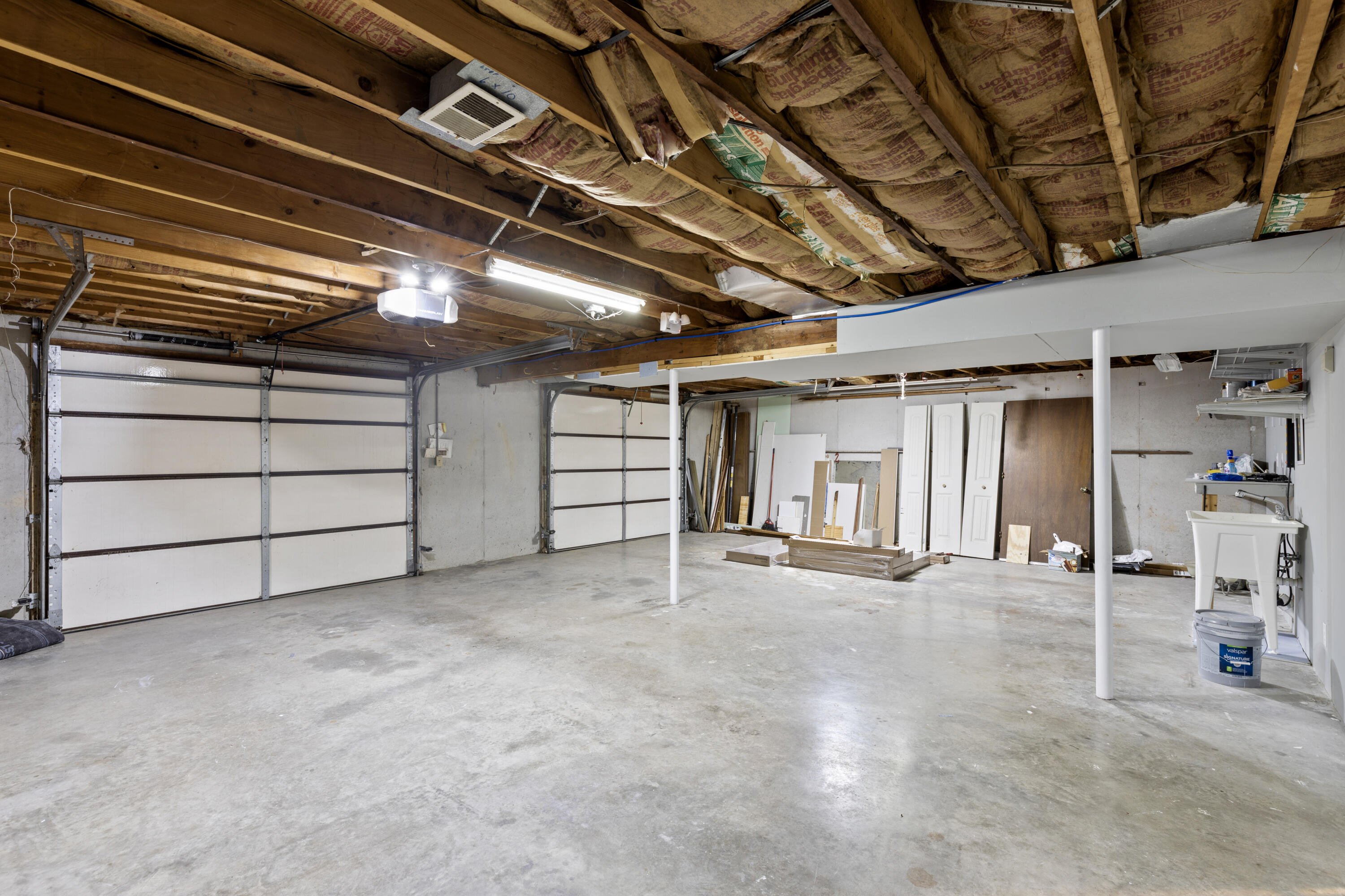 1004 White Oak Property Photo 28