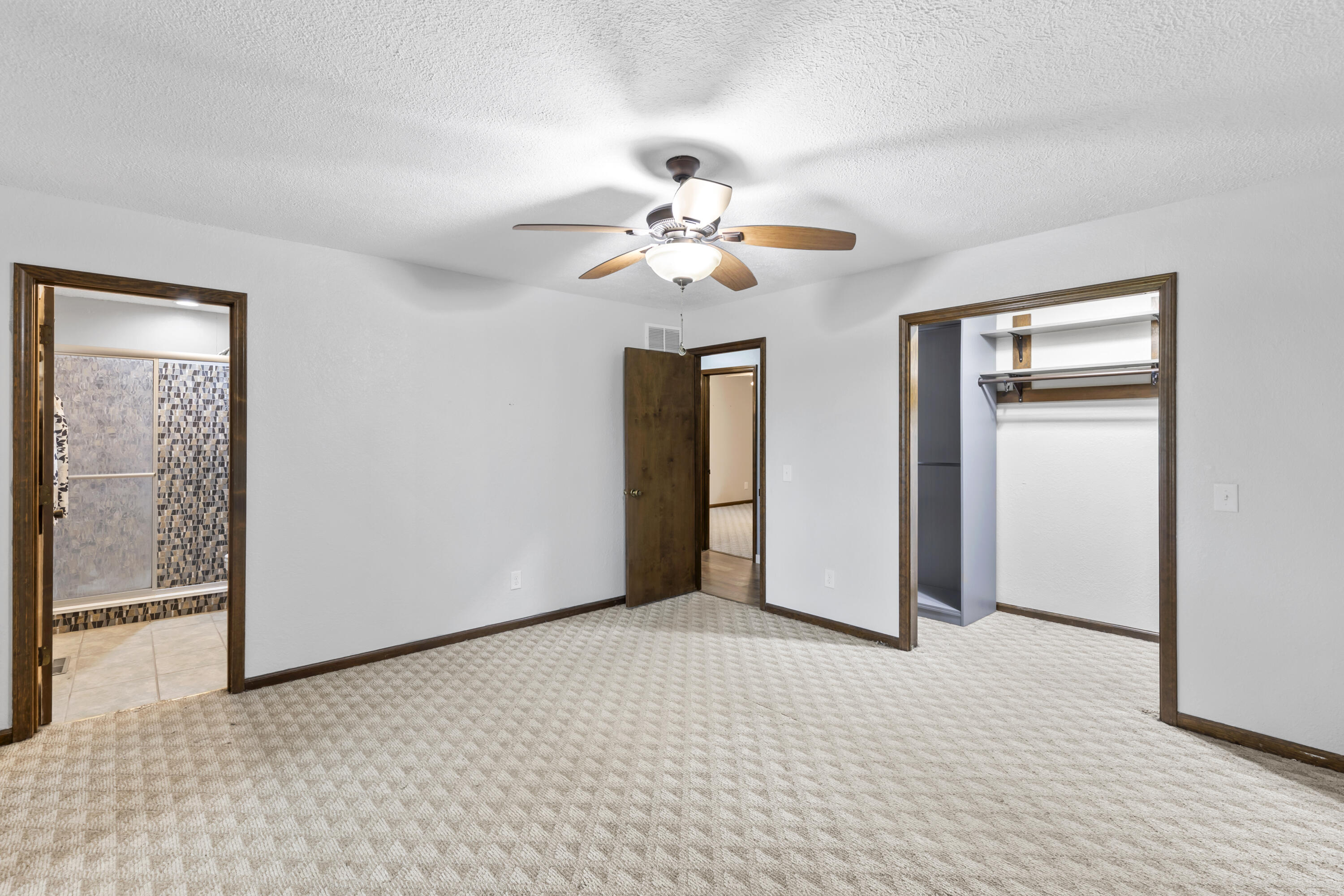 1004 White Oak Property Photo 31