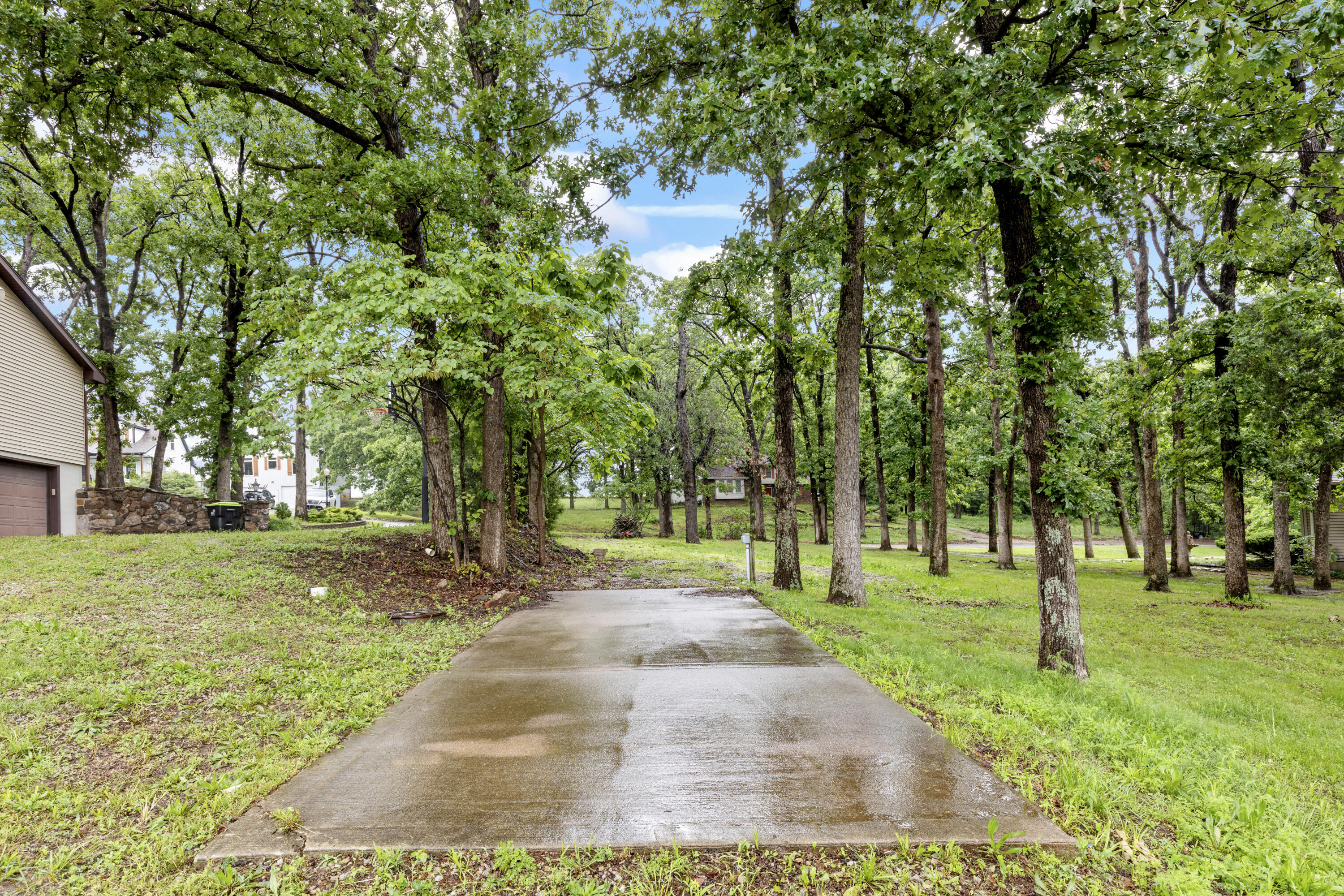 1004 White Oak Property Photo 32