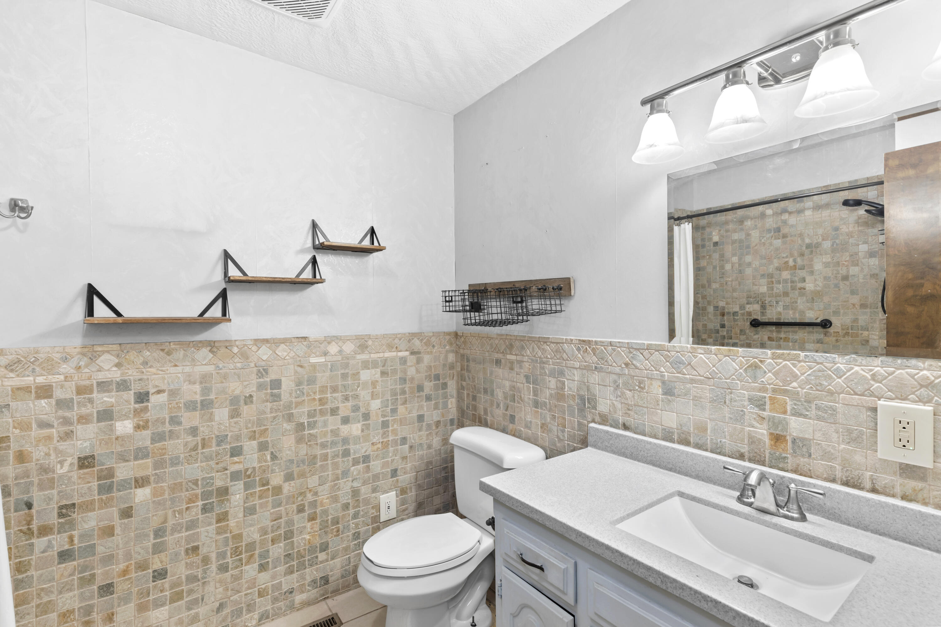 1004 White Oak Property Photo 36