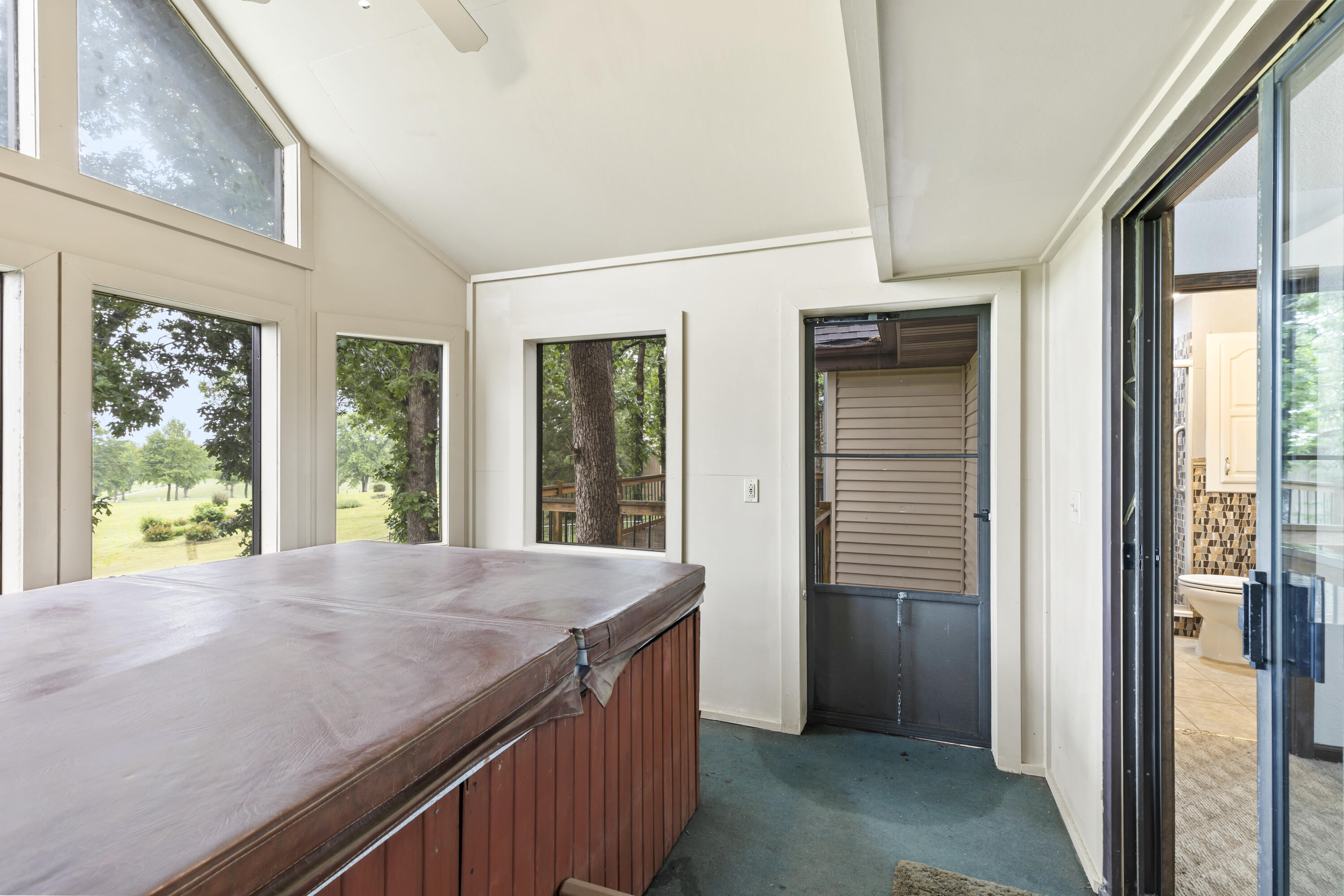 1004 White Oak Property Photo 37