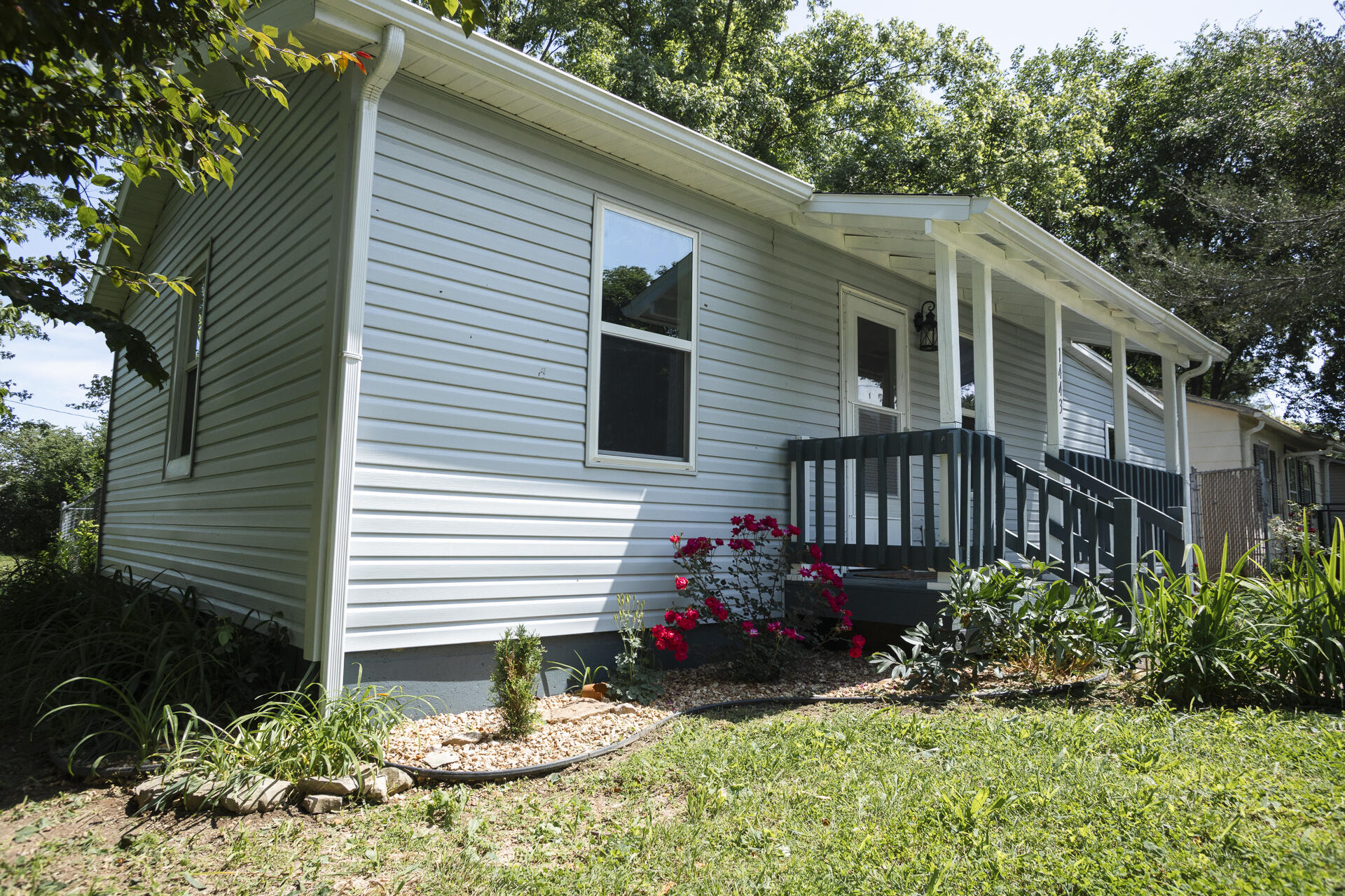 1443 6th Street Property Photo 1