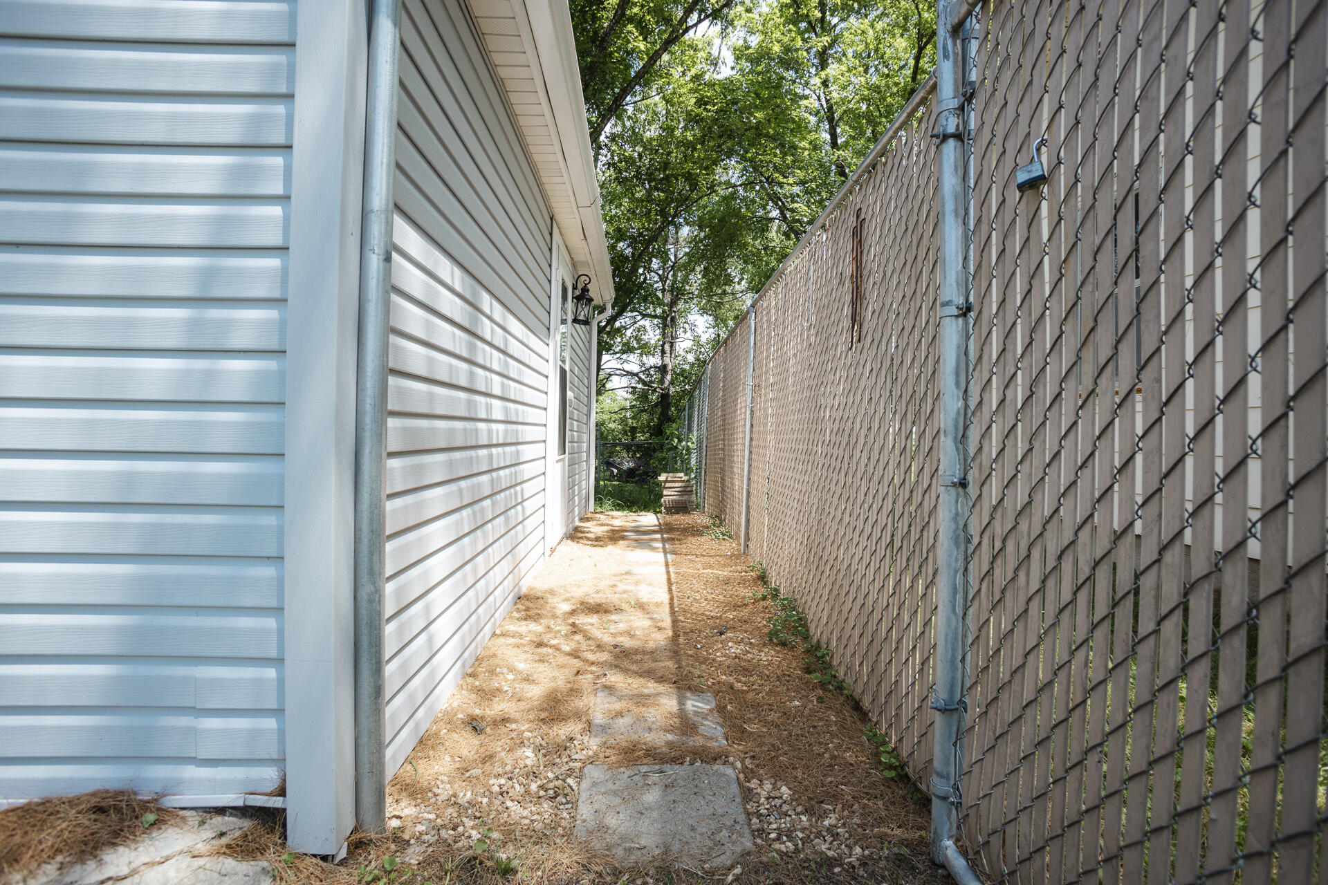 1443 6th Street Property Photo 5