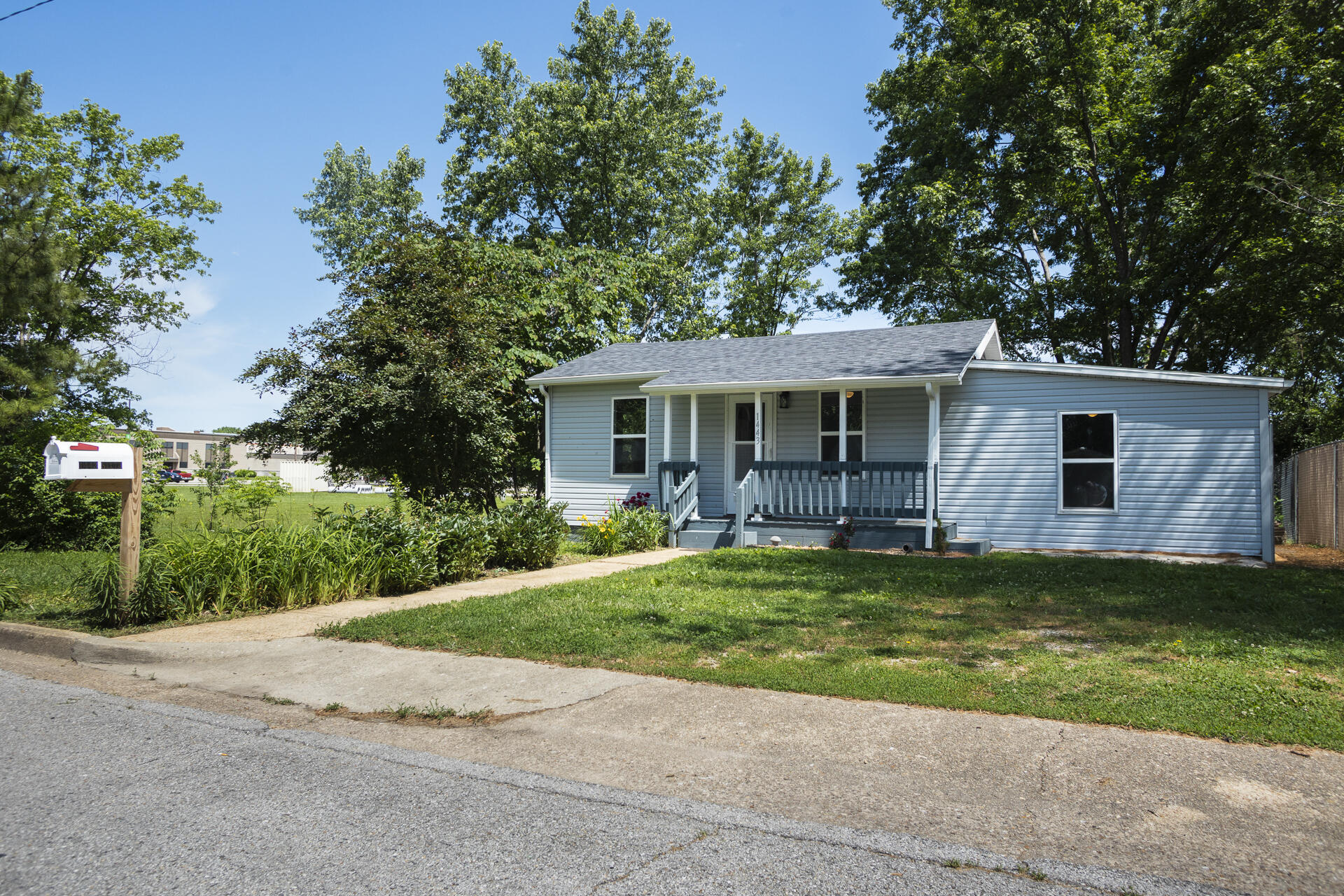 1443 6th Street Property Photo 7