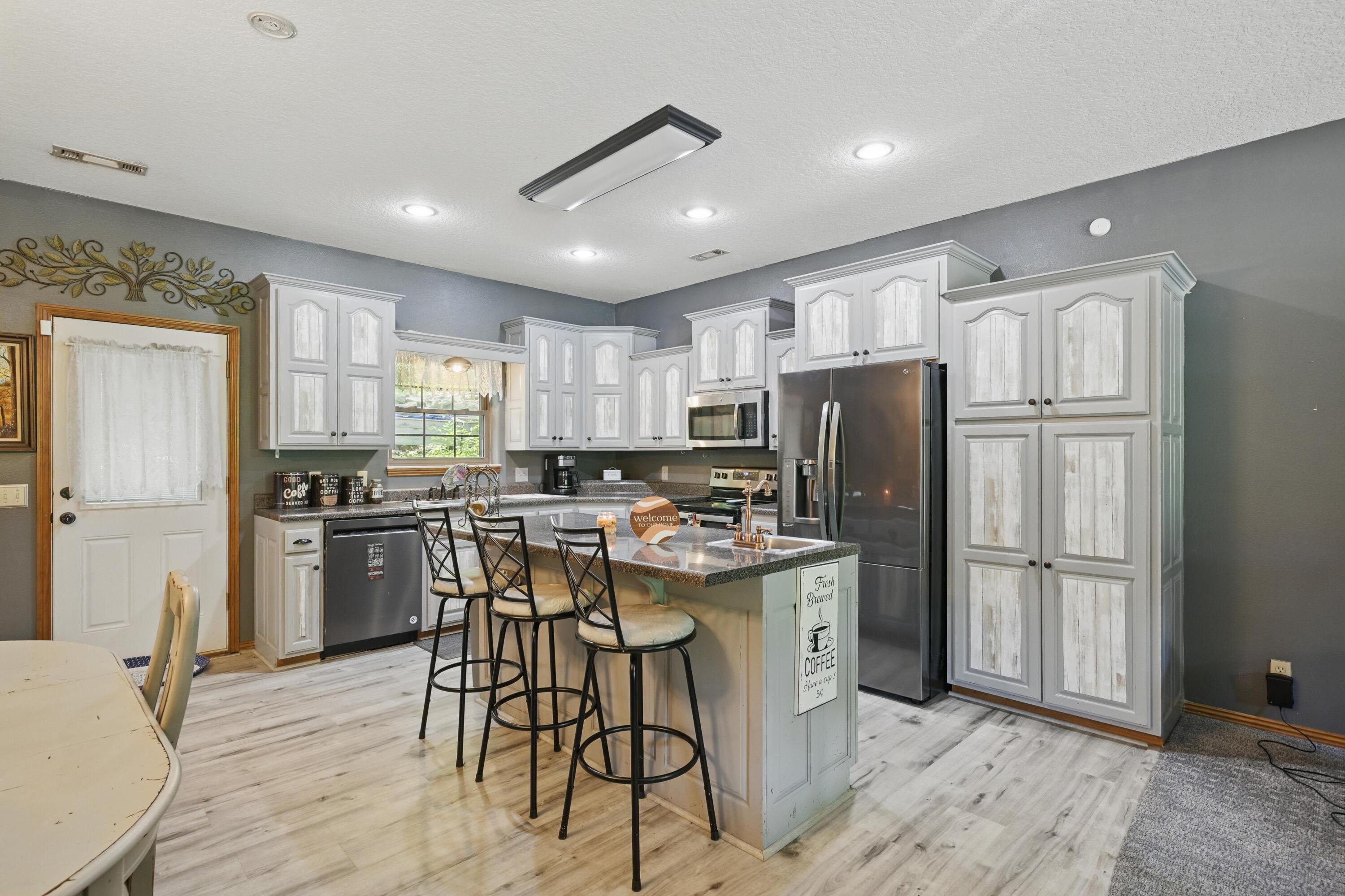 22 Oak Hill Drive Property Photo 8
