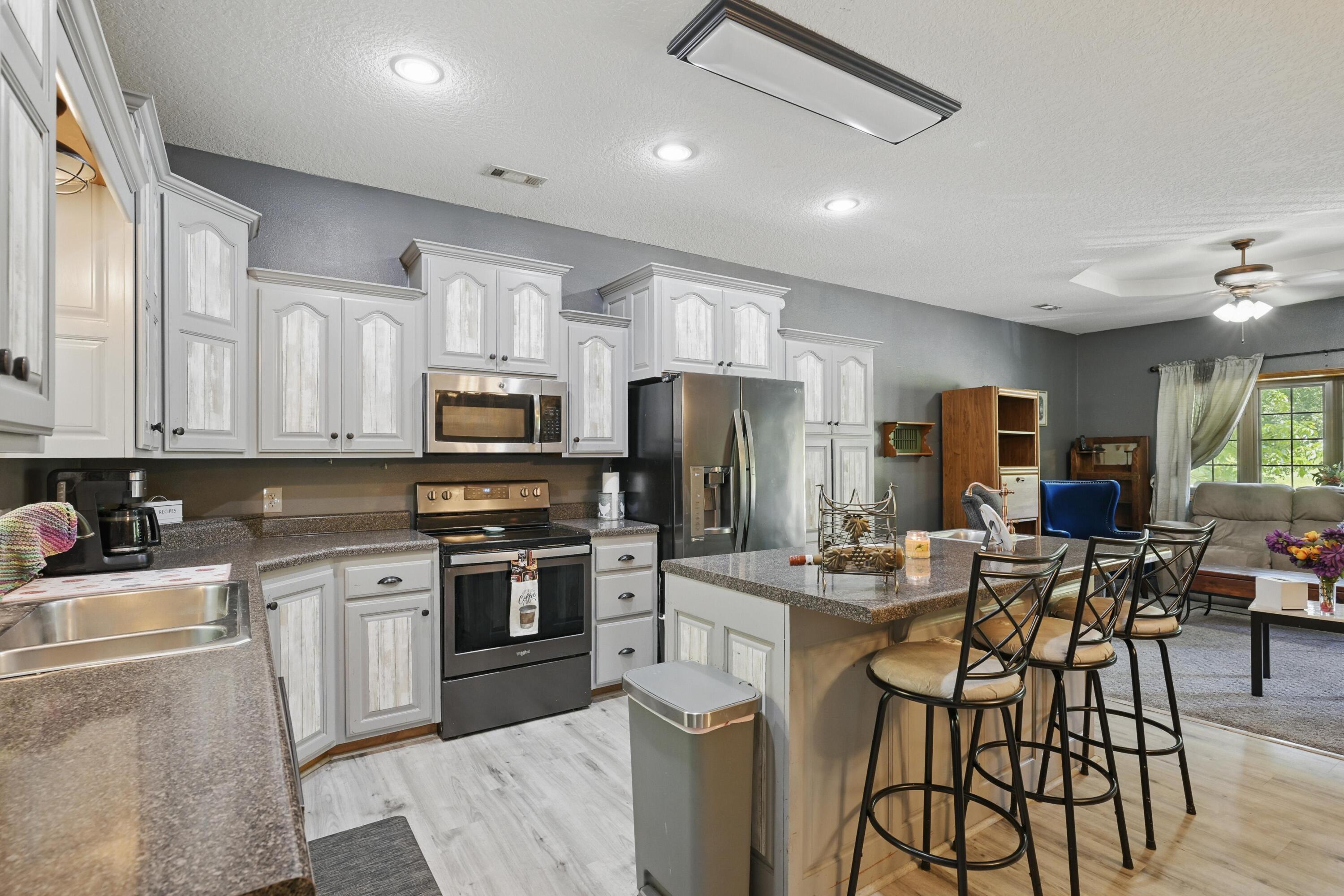 22 Oak Hill Drive Property Photo 10