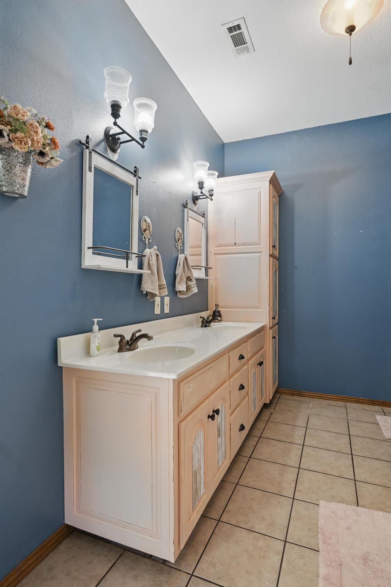 22 Oak Hill Drive Property Photo 28